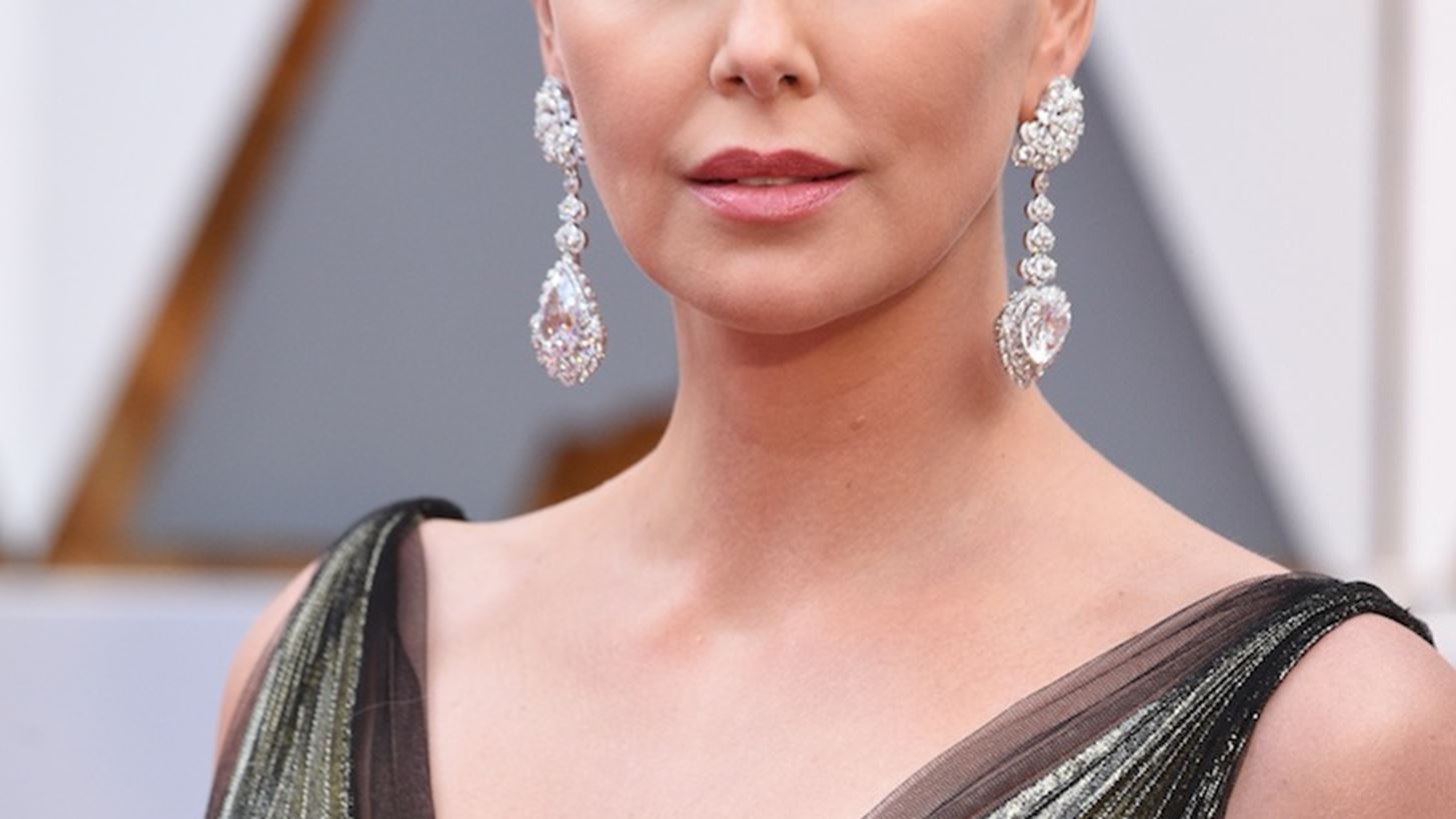 &#x397; &#x3B5;&#x3BC;&#x3C6;&#x3AC;&#x3BD;&#x3B9;&#x3C3;&#x3B7; &#x3C4;&#x3B7;&#x3C2; Charlize Theron &#x3C3;&#x3C4;&#x3B1; &#x38C;&#x3C3;&#x3BA;&#x3B1;&#x3C1; &#x3C3;&#x3C7;&#x3BF;&#x3BB;&#x3B9;&#x3AC;&#x3C3;&#x3C4;&#x3B7;&#x3BA;&#x3B5; &#x3CC;&#x3C3;&#x3BF; &#x3BA;&#x3B1;&#x3BC;&#x3AF;&#x3B1;