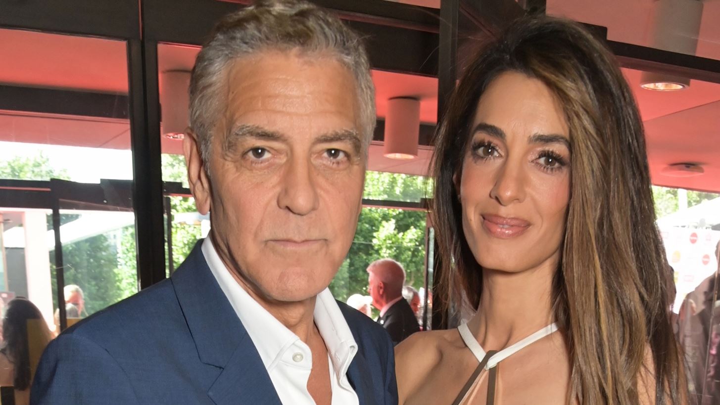 &#x3A4;&#x3BF; &#x3C6;&#x3B9;&#x3BB;&#x3B1;&#x3BD;&#x3B8;&#x3C1;&#x3C9;&#x3C0;&#x3B9;&#x3BA;&#x3CC; &#x3B3;&#x3BA;&#x3B1;&#x3BB;&#x3AC; &#x3C4;&#x3BF;&#x3C5; George &#x3BA;&#x3B1;&#x3B9; &#x3C4;&#x3B7;&#x3C2; Amal Clooney &#x3C3;&#x3C4;&#x3B7; &#x3BB;&#x3AF;&#x3BC;&#x3BD;&#x3B7; &#x39A;&#x3CC;&#x3BC;&#x3BF;