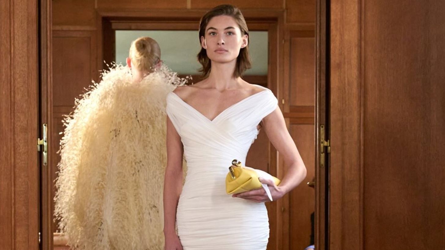 La Croisi&#xE8;re | &#x39F; Jacquemus &#x3B5;&#x3BE;&#x3B5;&#x3C1;&#x3B5;&#x3C5;&#x3BD;&#x3AC; &#x3C4;&#x3B1; &#x3BC;&#x3C5;&#x3C3;&#x3C4;&#x3B9;&#x3BA;&#x3AC; &#x3C4;&#x3B7;&#x3C2; &#x3C5;&#x3C8;&#x3B7;&#x3BB;&#x3AE;&#x3C2; &#x3C1;&#x3B1;&#x3C0;&#x3C4;&#x3B9;&#x3BA;&#x3AE;&#x3C2; &#x3C3;&#x3C4;&#x3B7; &#x3BD;&#x3AD;&#x3B1; &#x3C4;&#x3BF;&#x3C5; &#x3C3;&#x3C5;&#x3BB;&#x3BB;&#x3BF;&#x3B3;&#x3AE;