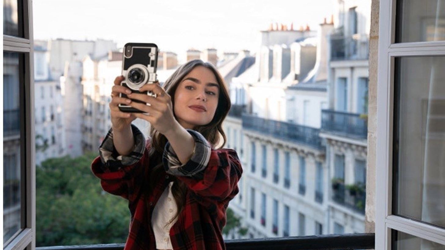 Emily in Paris | Επιβεβαιώθηκε ότι θα υπάρξει και δεύτερη σεζόν