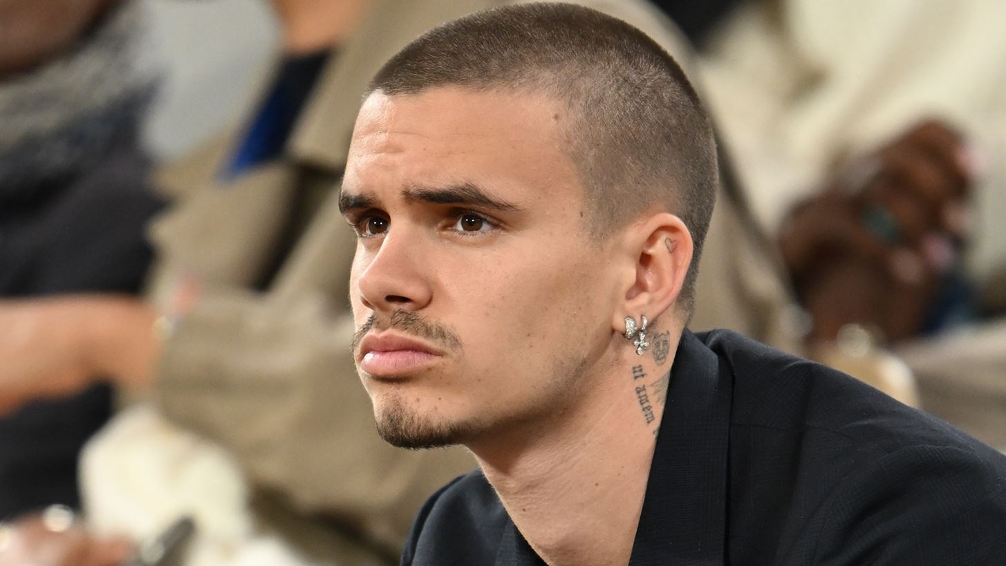 &#x393;&#x3B9;&#x3B1;&#x3C4;&#x3AF; &#x3BF; Romeo Beckham &#x3AD;&#x3C6;&#x3C5;&#x3B3;&#x3B5; &#x3B1;&#x3C0;&#x3CC; &#x3C4;&#x3BF; &#x3C3;&#x3C0;&#x3AF;&#x3C4;&#x3B9; &#x3C4;&#x3B7;&#x3C2; &#x3BF;&#x3B9;&#x3BA;&#x3BF;&#x3B3;&#x3AD;&#x3BD;&#x3B5;&#x3B9;&#x3B1;&#x3C2; &#x3BC;&#x3B5;&#x3C4;&#x3AC; &#x3C4;&#x3BF;&#x3BD; &#x3C7;&#x3C9;&#x3C1;&#x3B9;&#x3C3;&#x3BC;&#x3CC;