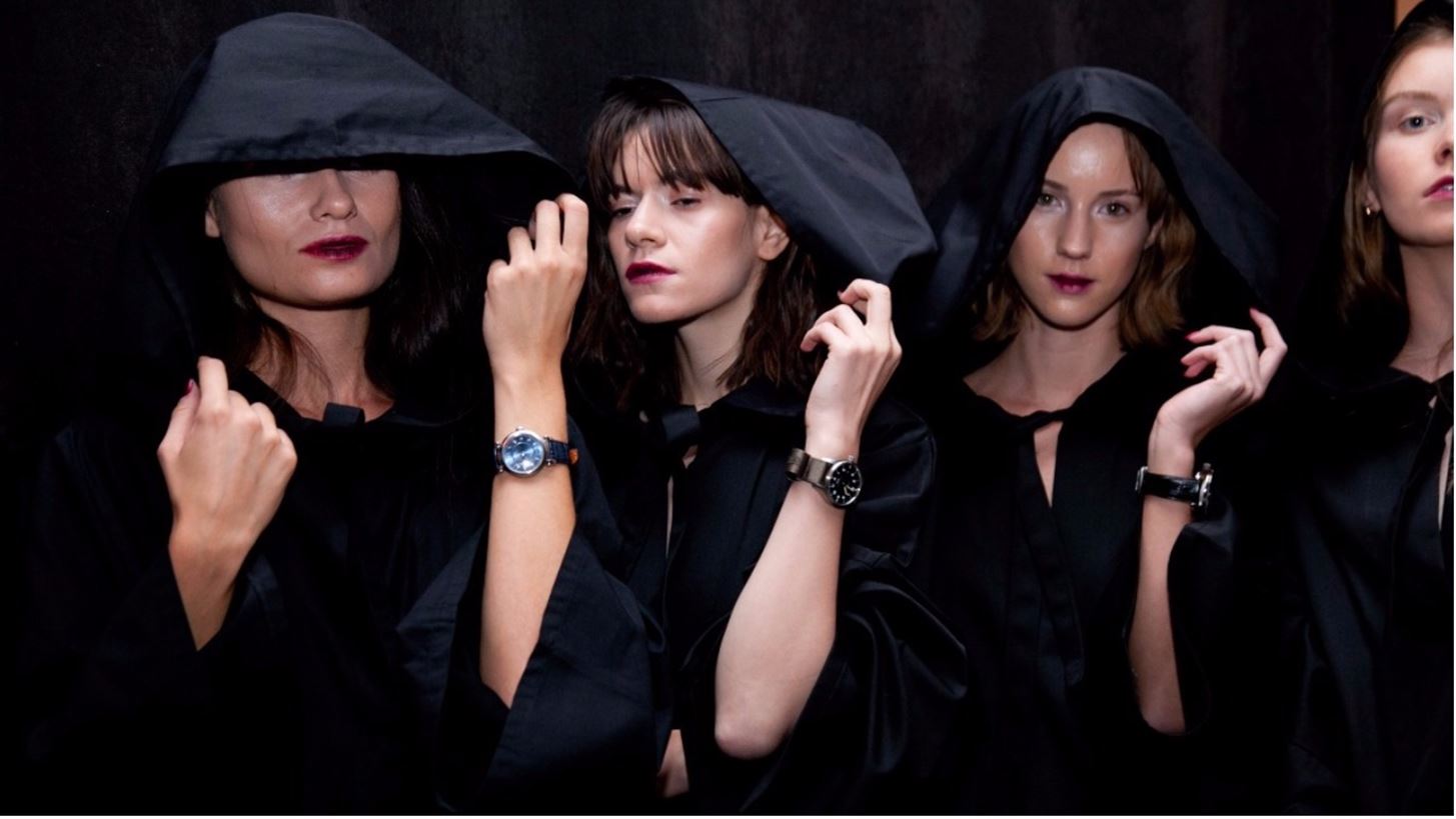 Taste the Fashion The 5th Element: &#x38C;&#x3BB;&#x3B5;&#x3C2; &#x3BF;&#x3B9; backstage &#x3C3;&#x3C4;&#x3B9;&#x3B3;&#x3BC;&#x3AD;&#x3C2; &#x3C0;&#x3BF;&#x3C5; &#x3BE;&#x3B5;&#x3C7;&#x3C9;&#x3C1;&#x3AF;&#x3C3;&#x3B1;&#x3BC;&#x3B5;