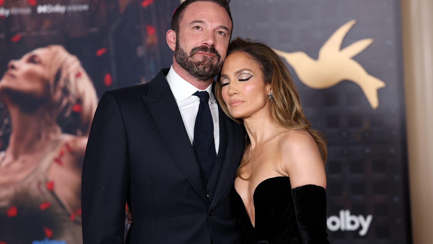 Jennifer Lopez - Ben Affleck | &#x397; &#x3B1;&#x3BB;&#x3AE;&#x3B8;&#x3B5;&#x3B9;&#x3B1; &#x3B3;&#x3B9;&#x3B1; &#x3C4;&#x3B7; &#x3C3;&#x3C7;&#x3AD;&#x3C3;&#x3B7; &#x3C4;&#x3BF;&#x3C5;&#x3C2; &#x3C3;&#x3AE;&#x3BC;&#x3B5;&#x3C1;&#x3B1;, &#x3BC;&#x3B5;&#x3C4;&#x3AC; &#x3C4;&#x3BF; &#x3B4;&#x3B9;&#x3B1;&#x3B6;&#x3CD;&#x3B3;&#x3B9;&#x3BF;