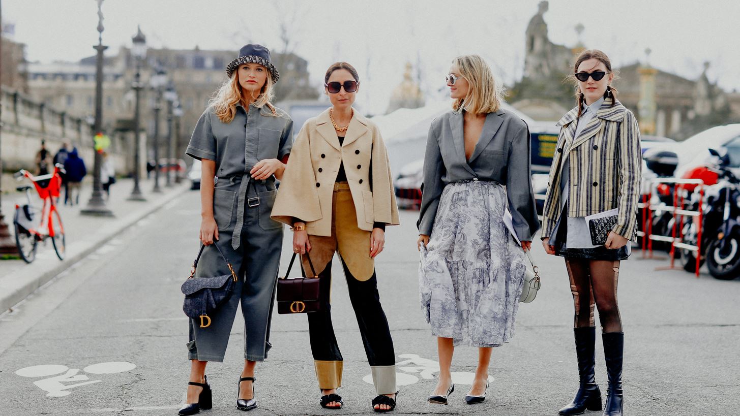 Aνοιξιάτικες εμφανίσεις που μας πείθουν να φορέσουμε ξανά φούστα