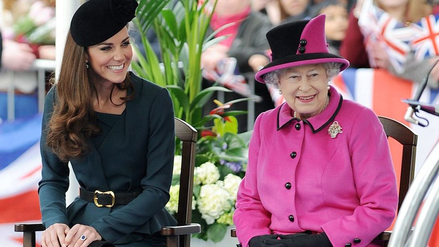 &#x397; Kate Middleton &#x3B1;&#x3C0;&#x3BF;&#x3BA;&#x3AC;&#x3BB;&#x3C5;&#x3C8;&#x3B5; &#x3B1;&#x3BD; &#x3B7; &#x3B2;&#x3B1;&#x3C3;&#x3AF;&#x3BB;&#x3B9;&#x3C3;&#x3C3;&#x3B1; &#x395;&#x3BB;&#x3B9;&#x3C3;&#x3AC;&#x3B2;&#x3B5;&#x3C4; &#x3C4;&#x3C1;&#x3CE;&#x3B5;&#x3B9; &#x3C0;&#x3AF;&#x3C4;&#x3C3;&#x3B1;