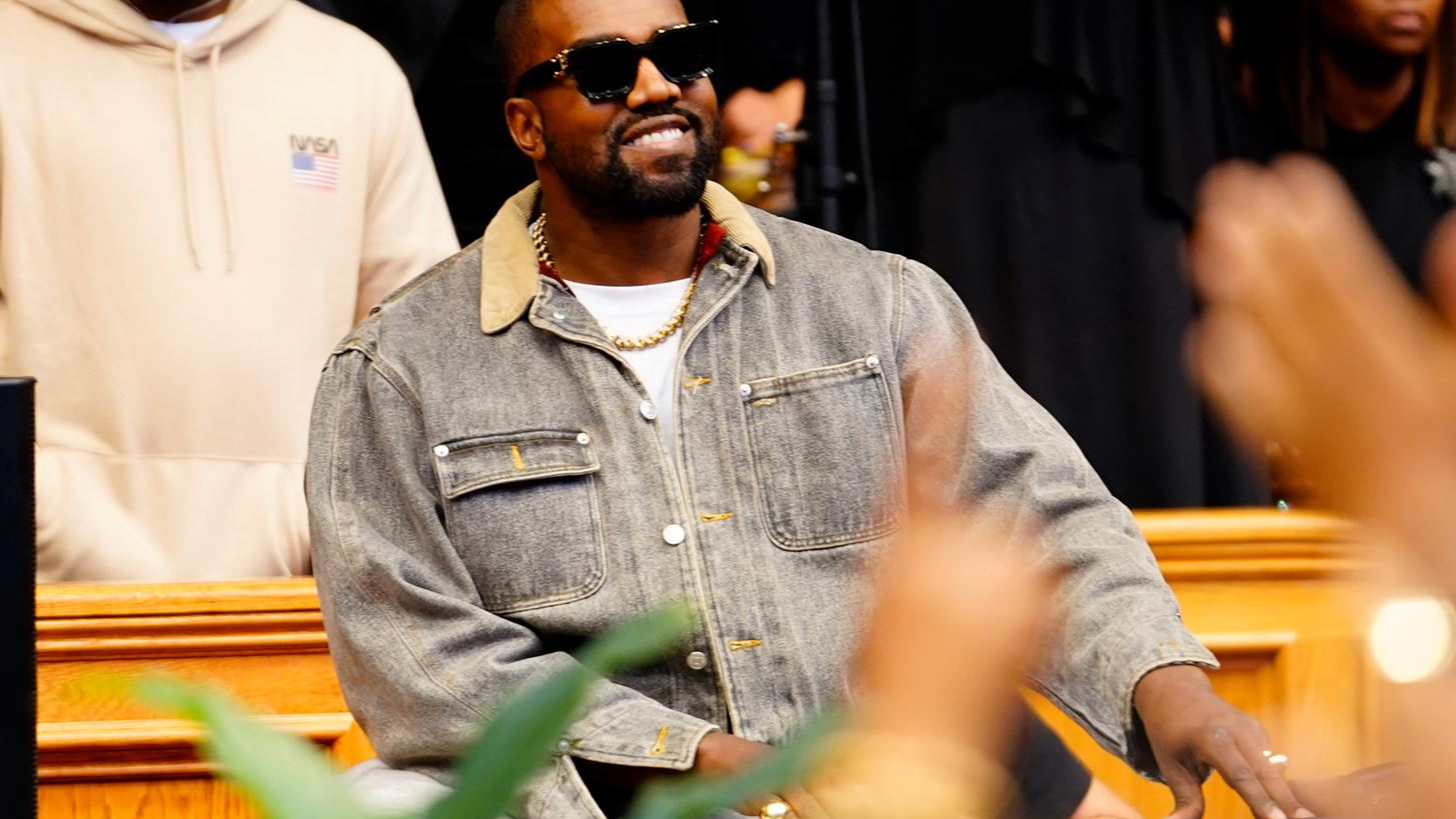 Kanye West | &#x39A;&#x3C5;&#x3BA;&#x3BB;&#x3BF;&#x3C6;&#x3CC;&#x3C1;&#x3B7;&#x3C3;&#x3B5; &#x3C4;&#x3BF; &#x3C0;&#x3C1;&#x3CE;&#x3C4;&#x3BF; &#x3C0;&#x3C1;&#x3BF;&#x3CA;&#x3CC;&#x3BD; &#x3C4;&#x3B7;&#x3C2; &#x3C0;&#x3BF;&#x3BB;&#x3C5;&#x3B1;&#x3BD;&#x3B1;&#x3BC;&#x3B5;&#x3BD;&#x3CC;&#x3BC;&#x3B5;&#x3BD;&#x3B7;&#x3C2; &#x3C3;&#x3C5;&#x3BD;&#x3B5;&#x3C1;&#x3B3;&#x3B1;&#x3C3;&#x3AF;&#x3B1;&#x3C2; Yeezy X Gap