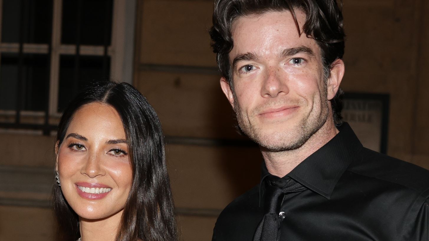 Olivia Munn &amp; John Mulaney | &#x388;&#x3BA;&#x3B1;&#x3BD;&#x3B1;&#x3BD; &#x3C4;&#x3B7;&#x3BD; &#x3C0;&#x3B9;&#x3BF; &#x3BC;&#x3B9;&#x3BA;&#x3C1;&#x3AE; &#x3B3;&#x3B1;&#x3BC;&#x3AE;&#x3BB;&#x3B9;&#x3B1; &#x3C4;&#x3B5;&#x3BB;&#x3B5;&#x3C4;&#x3AE; &#x3C0;&#x3BF;&#x3C5; &#x3C5;&#x3C0;&#x3AC;&#x3C1;&#x3C7;&#x3B5;&#x3B9;