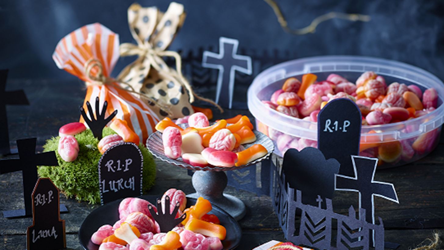 &#x3A4;&#x3B9; &#x3B1;&#x3B3;&#x3B1;&#x3C0;&#x3AC;&#x3BC;&#x3B5; &#x3B1;&#x3C5;&#x3C4;&#x3AE; &#x3C4;&#x3B7;&#x3BD; &#x3B5;&#x3B2;&#x3B4;&#x3BF;&#x3BC;&#x3AC;&#x3B4;&#x3B1;: The Halloween Edition
