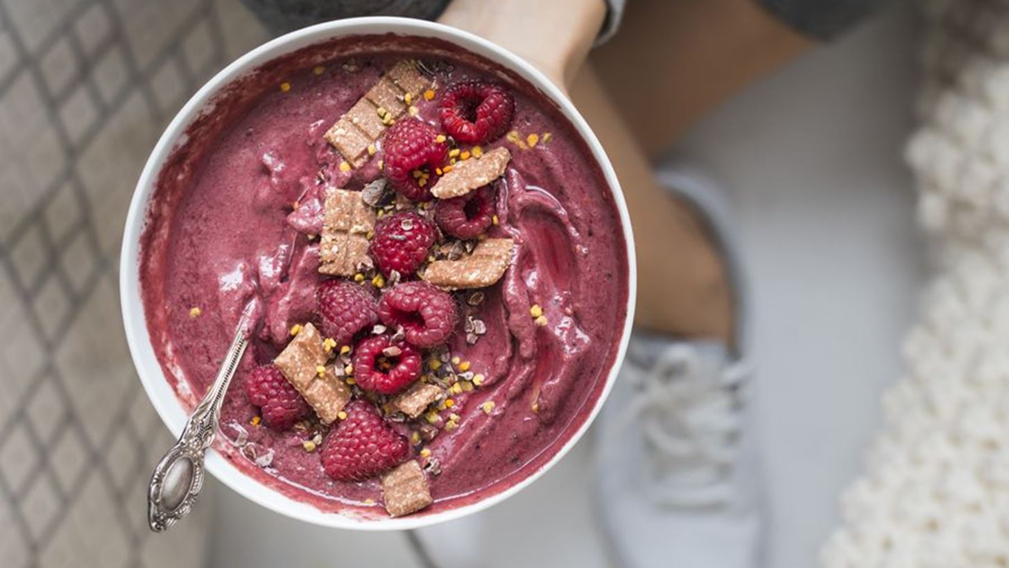 Αυτό το συστατικό θα κάνει πιο υγιεινό το smoothie bowl σου