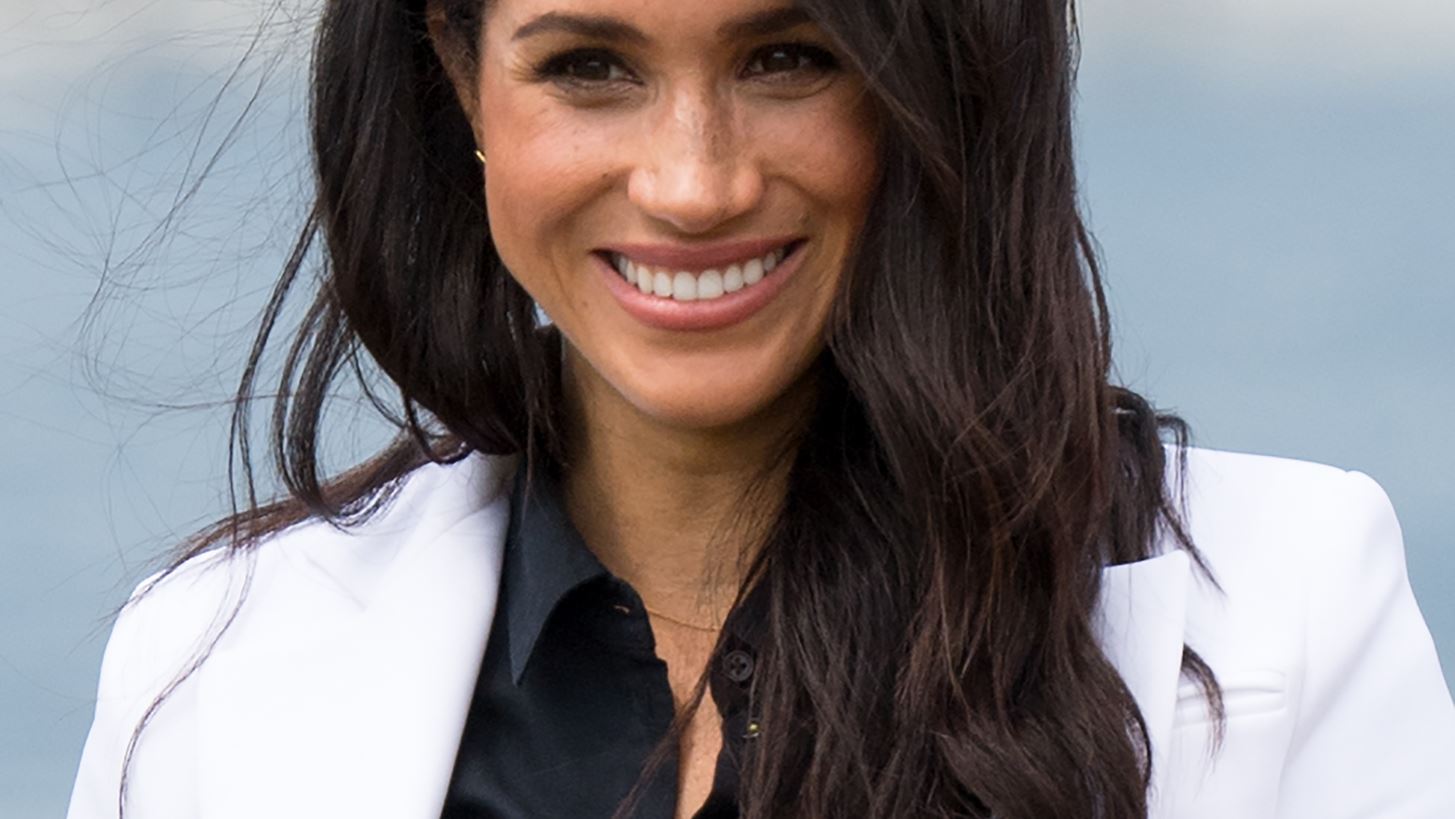 &#x388;&#x3BD;&#x3B1; &#x3BD;&#x3AD;&#x3BF; &#x3BD;&#x3C4;&#x3BF;&#x3BA;&#x3B9;&#x3BC;&#x3B1;&#x3BD;&#x3C4;&#x3AD;&#x3C1; &#x3B1;&#x3C0;&#x3BF;&#x3BA;&#x3B1;&#x3BB;&#x3CD;&#x3C0;&#x3C4;&#x3B5;&#x3B9; &#x3C0;&#x3C9;&#x3C2; &#x3B7; Meghan Markle &#x3B3;&#x3C1;&#x3AC;&#x3C6;&#x3B5;&#x3B9; &#x3B7; &#x3AF;&#x3B4;&#x3B9;&#x3B1; &#x3C4;&#x3B9;&#x3C2; &#x3BF;&#x3BC;&#x3B9;&#x3BB;&#x3AF;&#x3B5;&#x3C2; &#x3C4;&#x3B7;&#x3C2;