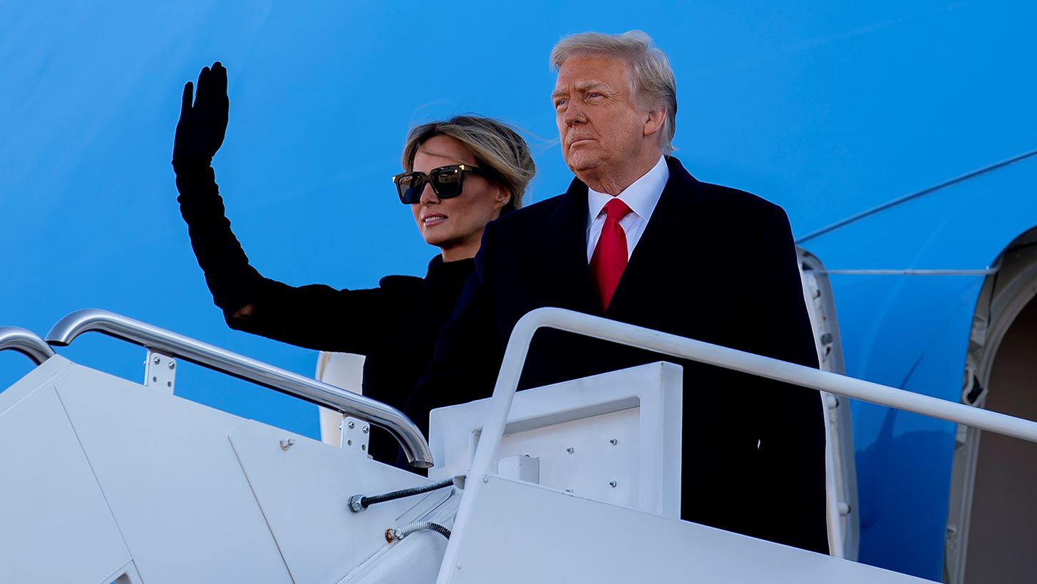 Melania Trump | &#x397; &#x3B1;&#x3BD;&#x3B1;&#x3C4;&#x3C1;&#x3B9;&#x3C7;&#x3B9;&#x3B1;&#x3C3;&#x3C4;&#x3B9;&#x3BA;&#x3AE; &#x3B1;&#x3C0;&#x3BF;&#x3BA;&#x3AC;&#x3BB;&#x3C5;&#x3C8;&#x3B7; &#x3B3;&#x3B9;&#x3B1; &#x3C4;&#x3B7;&#x3BD; &#x3AF;&#x3B4;&#x3B9;&#x3B1; &#x3BA;&#x3B1;&#x3B9; &#x3C4;&#x3B7;&#x3BD; &#x3B1;&#x3C0;&#x3CC;&#x3C0;&#x3B5;&#x3B9;&#x3C1;&#x3B1; &#x3B4;&#x3BF;&#x3BB;&#x3BF;&#x3C6;&#x3BF;&#x3BD;&#x3AF;&#x3B1;&#x3C2; &#x3C4;&#x3BF;&#x3C5; &#x3C3;&#x3C5;&#x3B6;&#x3CD;&#x3B3;&#x3BF;&#x3C5; &#x3C4;&#x3B7;&#x3C2;, Donald Trump