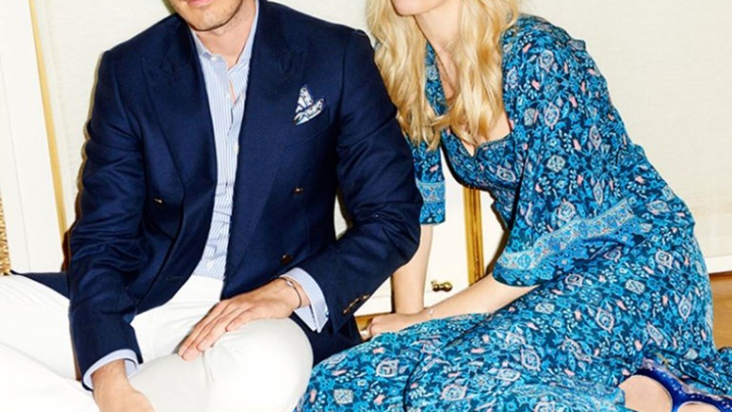 Claudia Schiffer | &#x39F;&#x3BB;&#x3CC;&#x3BA;&#x3BB;&#x3B7;&#x3C1;&#x3B7; &#x3B7; &#x3C3;&#x3C5;&#x3BB;&#x3BB;&#x3BF;&#x3B3;&#x3AE; &#x3C0;&#x3B1;&#x3C0;&#x3BF;&#x3C5;&#x3C4;&#x3C3;&#x3B9;&#x3CE;&#x3BD; &#x3C4;&#x3B7;&#x3C2; &#x3BC;&#x3B5; &#x3C4;&#x3B7;&#x3BD; Aquazzura