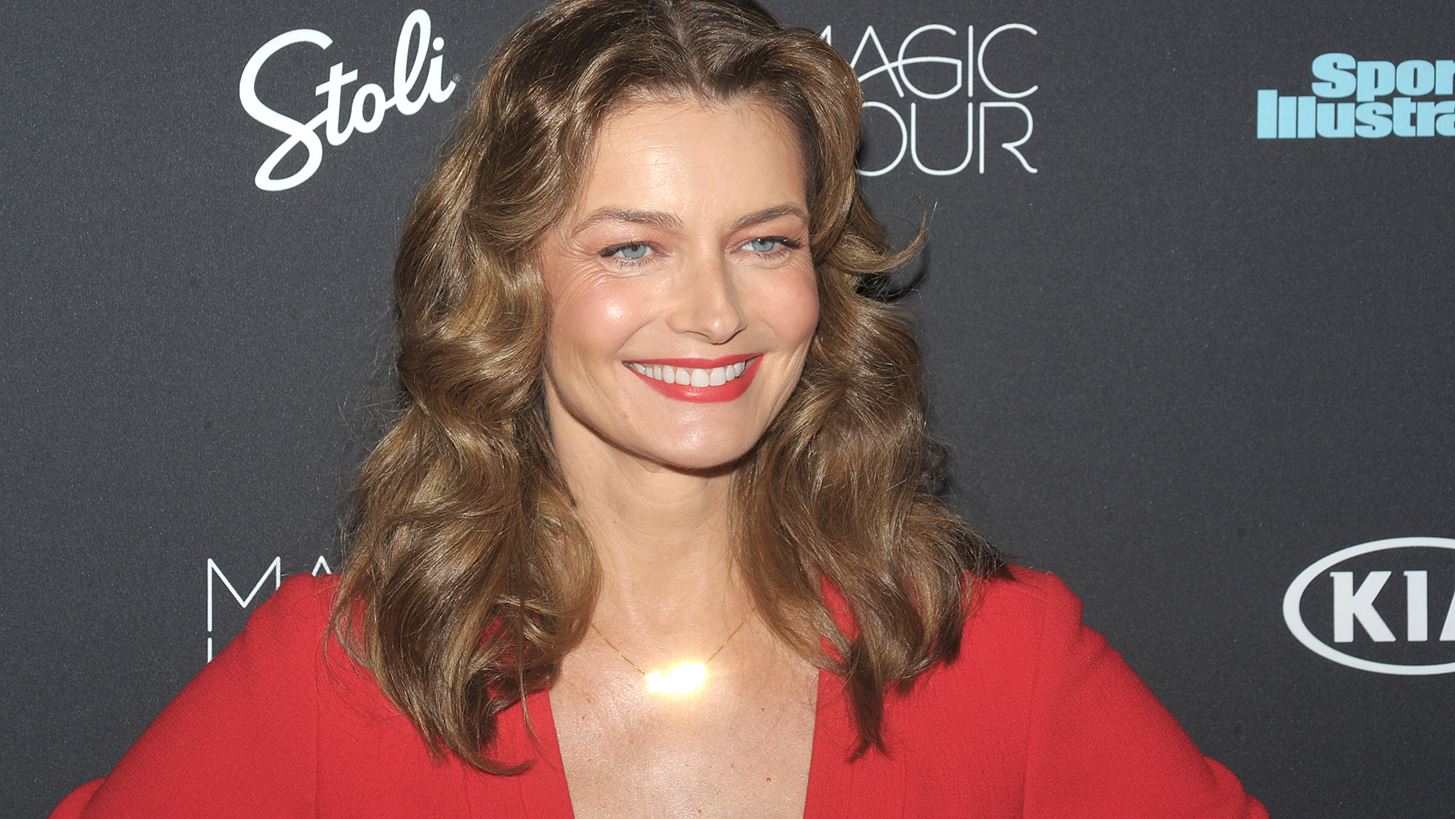 &#x397; Paulina Porizkova &#x3C0;&#x3BF;&#x3B6;&#x3AC;&#x3C1;&#x3B5;&#x3B9; &#x3BC;&#x3B5; &#x3BC;&#x3C0;&#x3B9;&#x3BA;&#x3AF;&#x3BD;&#x3B9; &#x3C3;&#x3C4;&#x3B9;&#x3C2; &#x3B4;&#x3B9;&#x3B1;&#x3BA;&#x3BF;&#x3C0;&#x3AD;&#x3C2; &#x3C4;&#x3B7;&#x3C2; &#x3BA;&#x3B1;&#x3B9; &#x3B3;&#x3AF;&#x3BD;&#x3B5;&#x3C4;&#x3B1;&#x3B9; &#x3AD;&#x3BC;&#x3C0;&#x3BD;&#x3B5;&#x3C5;&#x3C3;&#x3B7; &#x3B3;&#x3B9;&#x3B1; &#x3CC;&#x3BB;&#x3B5;&#x3C2; &#x3C4;&#x3B9;&#x3C2; &#x3B3;&#x3C5;&#x3BD;&#x3B1;&#x3AF;&#x3BA;&#x3B5;&#x3C2; &#x3AC;&#x3BD;&#x3C9; &#x3C4;&#x3C9;&#x3BD; 50