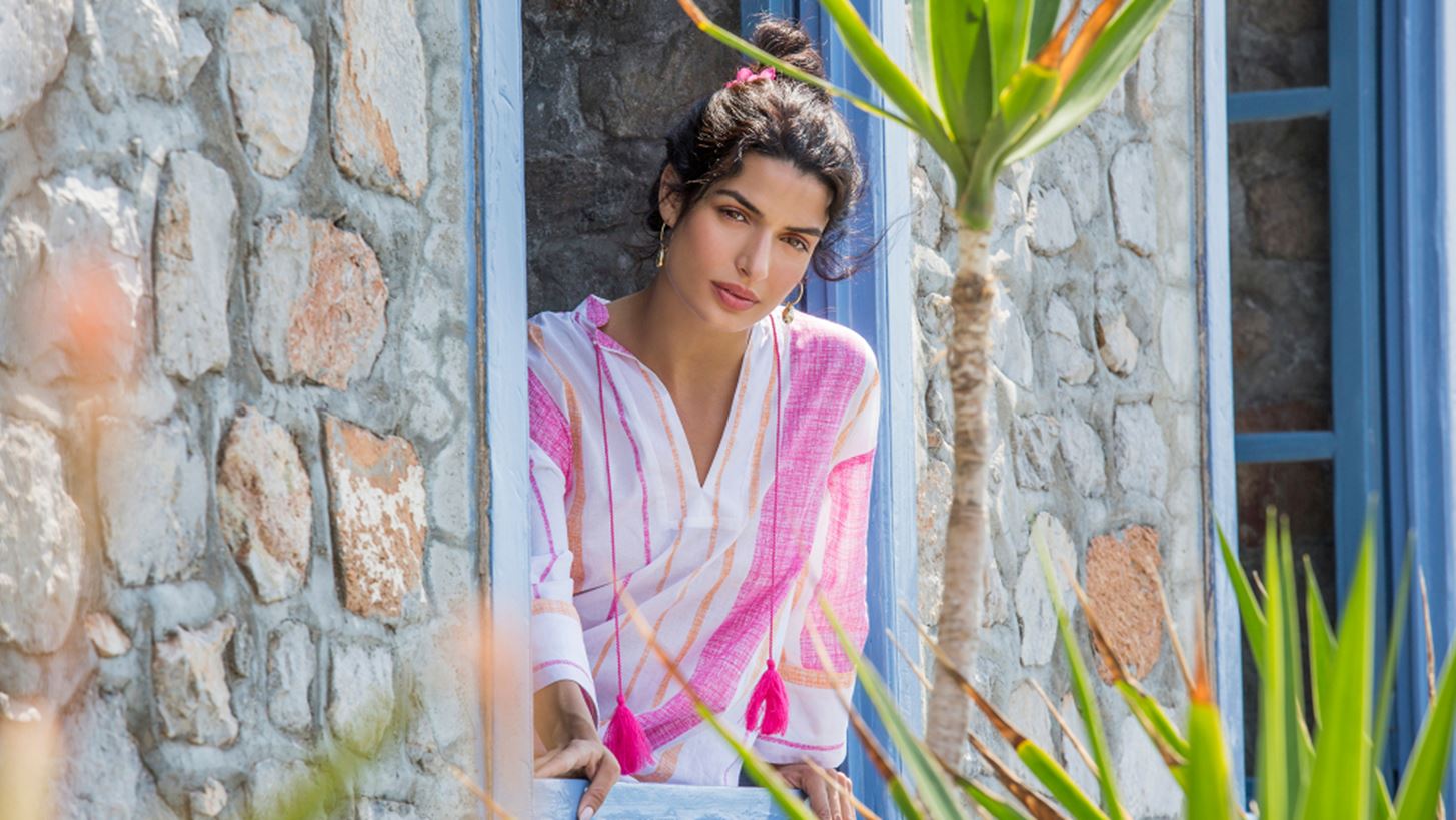 Under the Sun by H&amp;M &#x394;&#x3B9;&#x3B1;&#x3B3;&#x3C9;&#x3BD;&#x3B9;&#x3C3;&#x3BC;&#x3CC;&#x3C2; | A&#x3BA;&#x3BF;&#x3BB;&#x3BF;&#x3CD;&#x3B8;&#x3B7;&#x3C3;&#x3B5; &#x3C4;&#x3B7;&#x3BD; &#x3A4;&#x3CC;&#x3BD;&#x3B9;&#x3B1; &#x3A3;&#x3C9;&#x3C4;&#x3B7;&#x3C1;&#x3BF;&#x3C0;&#x3BF;&#x3CD;&#x3BB;&#x3BF;&#x3C5; &#x3C3;&#x3C4;&#x3B7;&#x3BD; &#x38E;&#x3B4;&#x3C1;&#x3B1; &#x3BA;&#x3B1;&#x3B9; &#x3BA;&#x3AD;&#x3C1;&#x3B4;&#x3B9;&#x3C3;&#x3B5; &#x3C4;&#x3B7;&#x3BD; &#x3AF;&#x3B4;&#x3B9;&#x3B1; &#x3BC;&#x3BF;&#x3BD;&#x3B1;&#x3B4;&#x3B9;&#x3BA;&#x3AE; &#x3B5;&#x3BC;&#x3C0;&#x3B5;&#x3B9;&#x3C1;&#x3AF;&#x3B1;