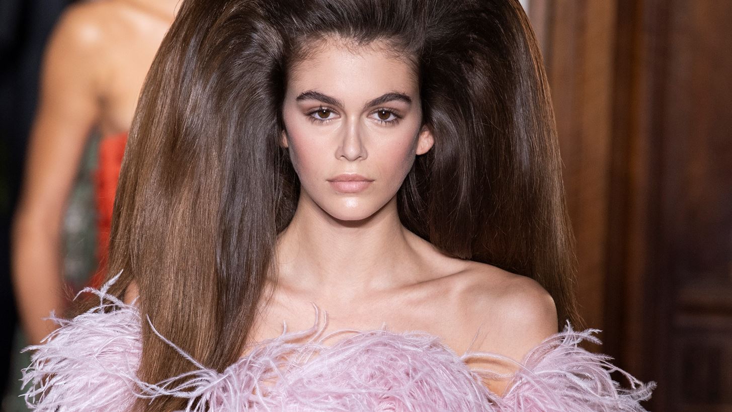&#x397; Kaia Gerber &#x3B5;&#x3AF;&#x3BD;&#x3B1;&#x3B9; &#x3C4;&#x3BF; &#x3BD;&#x3AD;&#x3BF; &#x3C0;&#x3C1;&#x3CC;&#x3C3;&#x3C9;&#x3C0;&#x3BF; &#x3C4;&#x3BF;&#x3C5; YSL Beauty