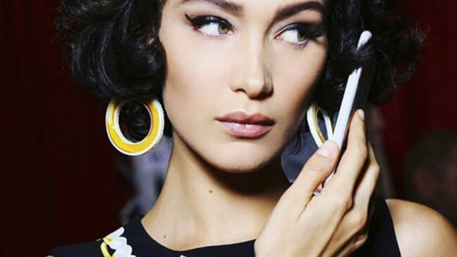 Bella Hadid: &#x397; &#x3B1;&#x3B9;&#x3C3;&#x3B8;&#x3B7;&#x3C3;&#x3B9;&#x3B1;&#x3BA;&#x3AE; &#x3C6;&#x3C9;&#x3C4;&#x3BF;&#x3B3;&#x3C1;&#x3AC;&#x3C6;&#x3B7;&#x3C3;&#x3B7; &#x3BC;&#x3B5; &#x3B4;&#x3B9;&#x3AC;&#x3C6;&#x3B1;&#x3BD;&#x3B1; &#x3B5;&#x3C3;&#x3CE;&#x3C1;&#x3BF;&#x3C5;&#x3C7;&#x3B1;