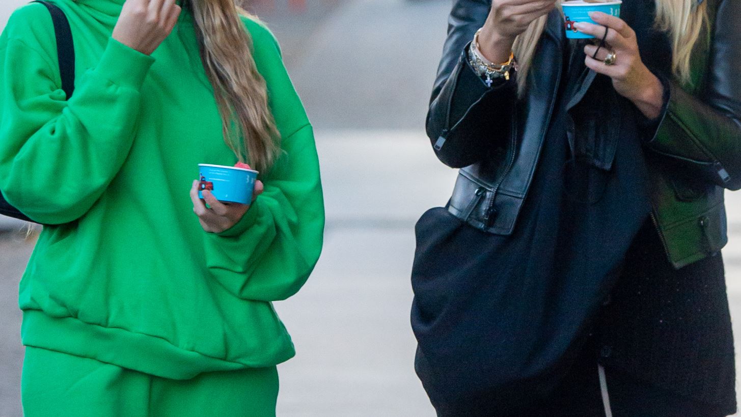H &#x3BA;&#x3CC;&#x3C1;&#x3B7; &#x3C4;&#x3B7;&#x3C2; Heidi Klum, Leni, &#x3B5;&#x3AF;&#x3BD;&#x3B1;&#x3B9; &#x3AD;&#x3C4;&#x3BF;&#x3B9;&#x3BC;&#x3B7; &#x3BD;&#x3B1; &#x3BA;&#x3B1;&#x3C4;&#x3B1;&#x3BA;&#x3C4;&#x3AE;&#x3C3;&#x3B5;&#x3B9; &#x3C4;&#x3BF; &#x3C7;&#x3CE;&#x3C1;&#x3BF; &#x3C4;&#x3B7;&#x3C2; &#x3BC;&#x3CC;&#x3B4;&#x3B1;&#x3C2;