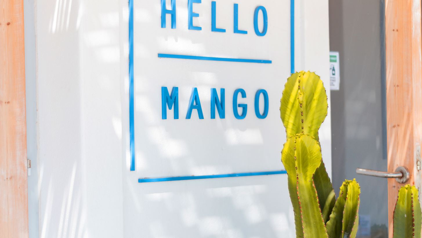 Hello Mango | Specialty &#x3BA;&#x3B1;&#x3C6;&#x3AD;&#x3C2; &#x3BA;&#x3B1;&#x3B9; brunch &#x3BC;&#x3B5; vegan &#x3B5;&#x3C0;&#x3B9;&#x3BB;&#x3BF;&#x3B3;&#x3AD;&#x3C2;