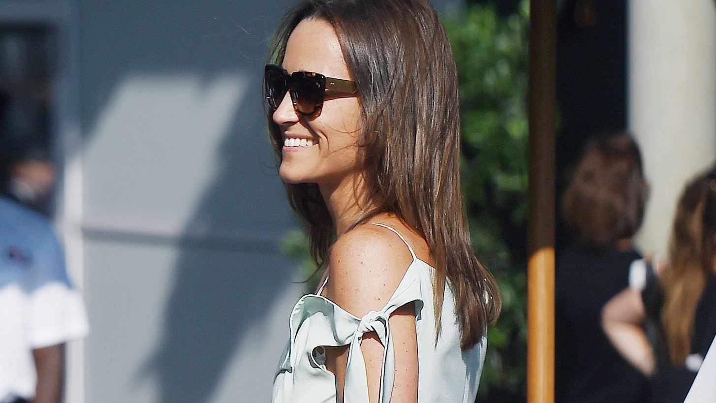 Pippa Middleton: &#x395;&#x3BD;&#x3C4;&#x3C5;&#x3C0;&#x3C9;&#x3C3;&#x3B9;&#x3AC;&#x3B6;&#x3BF;&#x3C5;&#x3BD; &#x3BF;&#x3B9; &#x3B5;&#x3BC;&#x3C6;&#x3B1;&#x3BD;&#x3AF;&#x3C3;&#x3B5;&#x3B9;&#x3C2; &#x3C4;&#x3B7;&#x3C2; &#x3C3;&#x3C4;&#x3BF; Wimbledon
