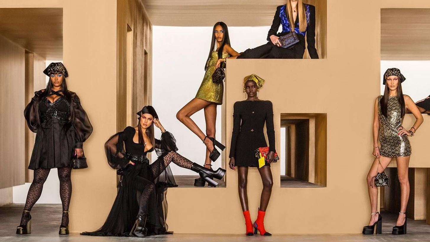 Versace F/W2021-22 | &#x39C;&#x3B9;&#x3B1; &#x3C3;&#x3C5;&#x3BB;&#x3BB;&#x3BF;&#x3B3;&#x3AE; &#x3BC;&#x3B5; &#x3B1;&#x3AD;&#x3C1;&#x3B1; &#x3B1;&#x3C0;&#x3CC; &#x3B1;&#x3C1;&#x3C7;&#x3B1;&#x3AF;&#x3B1; &#x395;&#x3BB;&#x3BB;&#x3AC;&#x3B4;&#x3B1;