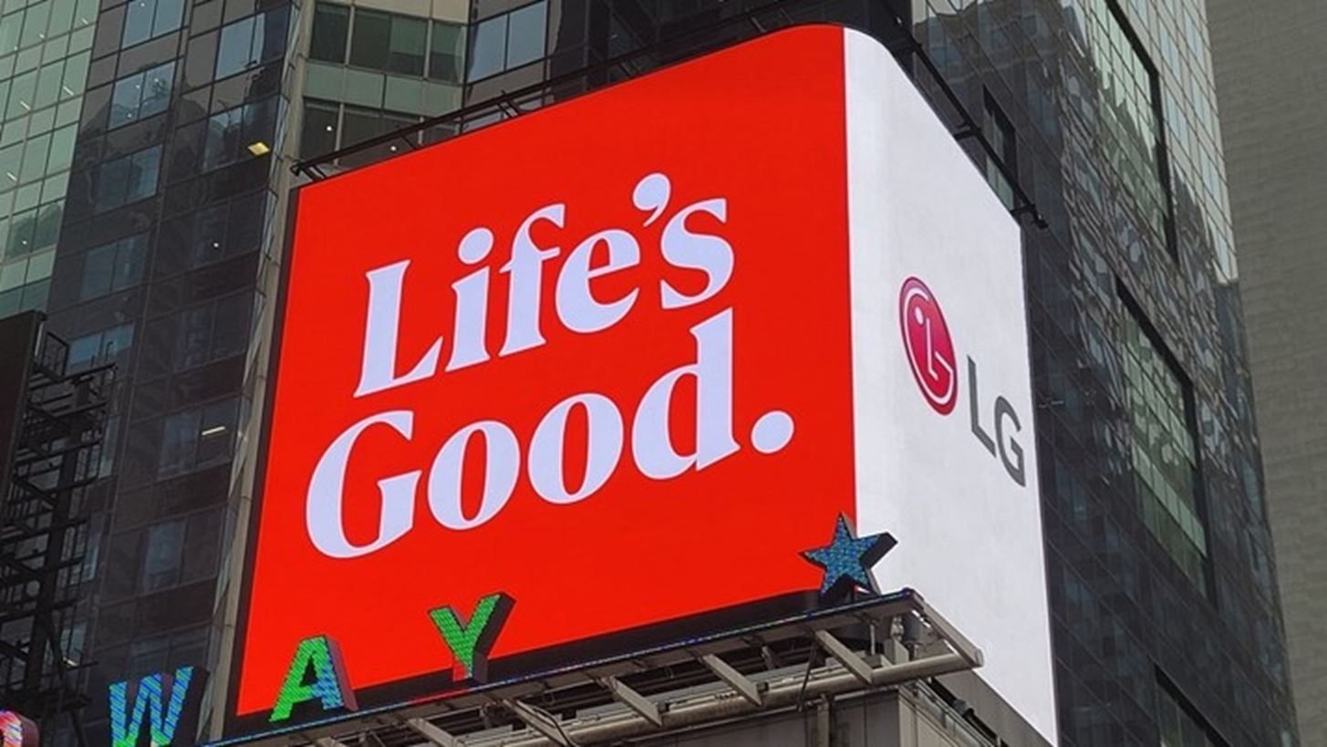 Life&#x2019;s Good: &#x397; LG &#x3C7;&#x3B1;&#x3BC;&#x3BF;&#x3B3;&#x3B5;&#x3BB;&#x3AC;&#x3B5;&#x3B9; &#x3C3;&#x3C4;&#x3BF;&#x3BD; &#x3BA;&#x3CC;&#x3C3;&#x3BC;&#x3BF; &#x3C0;&#x3B1;&#x3C1;&#x3BF;&#x3C5;&#x3C3;&#x3B9;&#x3AC;&#x3B6;&#x3BF;&#x3BD;&#x3C4;&#x3B1;&#x3C2; &#x3C4;&#x3B7; &#x3BD;&#x3AD;&#x3B1; &#x3C4;&#x3B7;&#x3C2; &#x3C4;&#x3B1;&#x3C5;&#x3C4;&#x3CC;&#x3C4;&#x3B7;&#x3C4;&#x3B1;