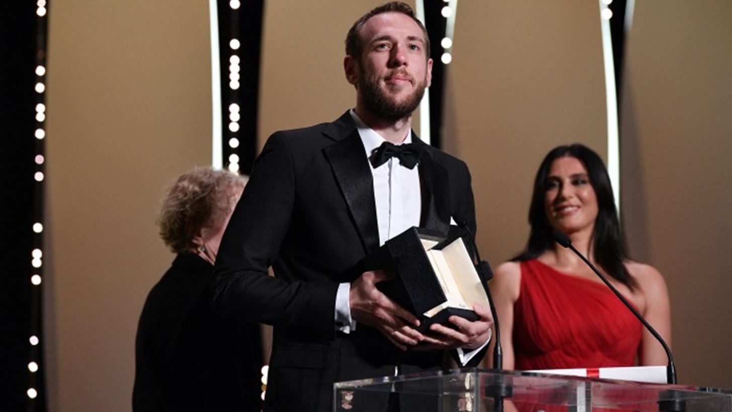 &#x3A7;&#x3C1;&#x3C5;&#x3C3;&#x3CC;&#x3C2; &#x3A6;&#x3BF;&#x3AF;&#x3BD;&#x3B9;&#x3BA;&#x3B1;&#x3C2; &#x39C;&#x3B9;&#x3BA;&#x3C1;&#x3BF;&#x3CD; &#x39C;&#x3AE;&#x3BA;&#x3BF;&#x3C5;&#x3C2; &#x3C3;&#x3C4;&#x3BF; &quot;&#x397; &#x391;&#x3C0;&#x3CC;&#x3C3;&#x3C4;&#x3B1;&#x3C3;&#x3B7; &#x391;&#x3BD;&#x3AC;&#x3BC;&#x3B5;&#x3C3;&#x3B1; &#x3C3;&#x3C4;&#x3BF;&#x3BD; &#x39F;&#x3C5;&#x3C1;&#x3B1;&#x3BD;&#x3CC; &#x3BA;&#x3B9; &#x395;&#x3BC;&#x3AC;&#x3C2;&quot; &#x3C4;&#x3BF;&#x3C5; &#x392;&#x3B1;&#x3C3;&#x3AF;&#x3BB;&#x3B7; &#x39A;&#x3B5;&#x3BA;&#x3AC;&#x3C4;&#x3BF;&#x3C5;