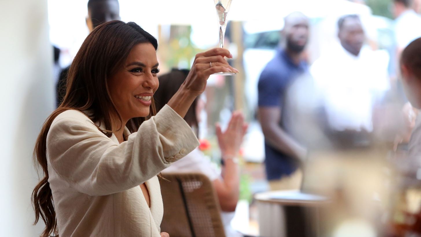 &quot;&#x3A3;&#x27; &#x3B1;&#x3B3;&#x3B1;&#x3C0;&#x3CE; &#x3C4;&#x3CC;&#x3C3;&#x3BF; &#x3C0;&#x3BF;&#x3BB;&#x3CD;&quot;: &#x397; Eva Longoria &#x3C3;&#x3B5; &#x3C4;&#x3C1;&#x3C5;&#x3C6;&#x3B5;&#x3C1;&#x3AC; &#x3C3;&#x3C4;&#x3B9;&#x3B3;&#x3BC;&#x3B9;&#x3CC;&#x3C4;&#x3C5;&#x3C0;&#x3B1; &#x3BC;&#x3B5; &#x3C4;&#x3BF;&#x3BD; &#x3B3;&#x3B9;&#x3BF; &#x3C4;&#x3B7;&#x3C2; Santi
