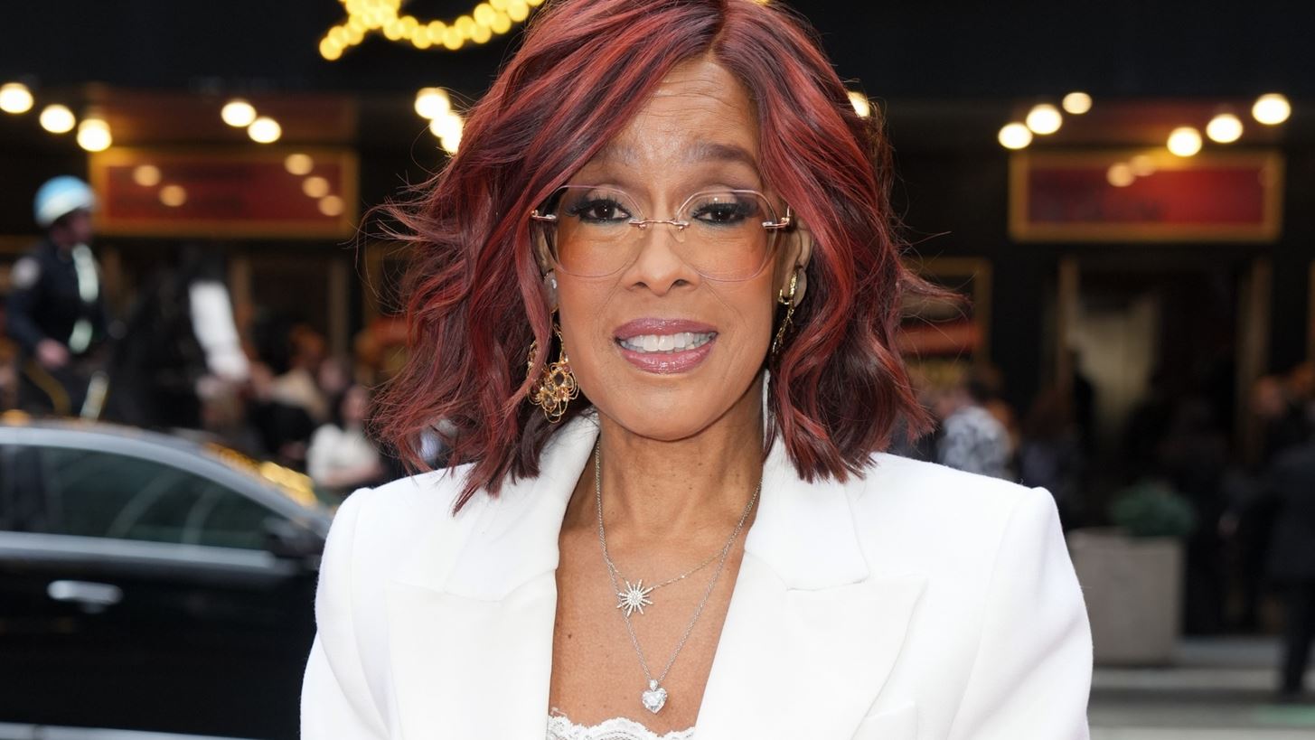 &#x397; Gayle King &#x3C5;&#x3C0;&#x3B5;&#x3C1;&#x3B1;&#x3C3;&#x3C0;&#x3AF;&#x3B6;&#x3B5;&#x3C4;&#x3B1;&#x3B9; &#x3C4;&#x3BF; &#x3C4;&#x3B1;&#x3BE;&#x3AF;&#x3B4;&#x3B9; &#x3C4;&#x3B7;&#x3C2; &#x3C3;&#x3C4;&#x3BF; &#x3B4;&#x3B9;&#x3AC;&#x3C3;&#x3C4;&#x3B7;&#x3BC;&#x3B1;