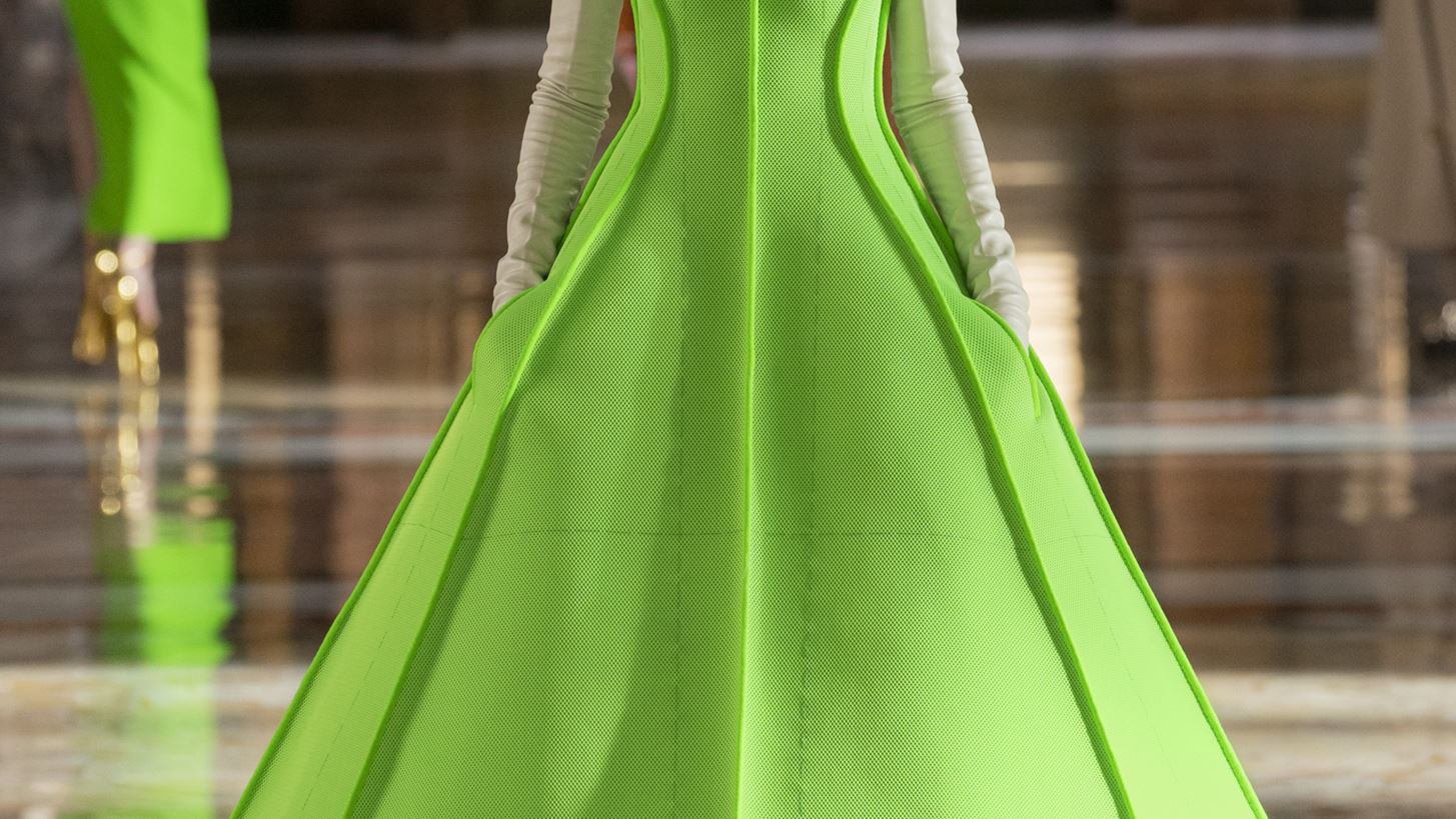 Valentino | &#x39C;&#x3B9;&#x3B1; &#x3C4;&#x3B1;&#x3B9;&#x3BD;&#x3AF;&#x3B1; &#x3BC;&#x3B9;&#x3BA;&#x3C1;&#x3BF;&#x3CD; &#x3BC;&#x3AE;&#x3BA;&#x3BF;&#x3C5;&#x3C2; &#x3BC;&#x3AC;&#x3C2; &#x3B2;&#x3AC;&#x3B6;&#x3B5;&#x3B9; &#x3C3;&#x3C4;&#x3B1; &#x3AC;&#x3B4;&#x3C5;&#x3C4;&#x3B1; &#x3C4;&#x3BF;&#x3C5; &#x3BF;&#x3AF;&#x3BA;&#x3BF;&#x3C5;