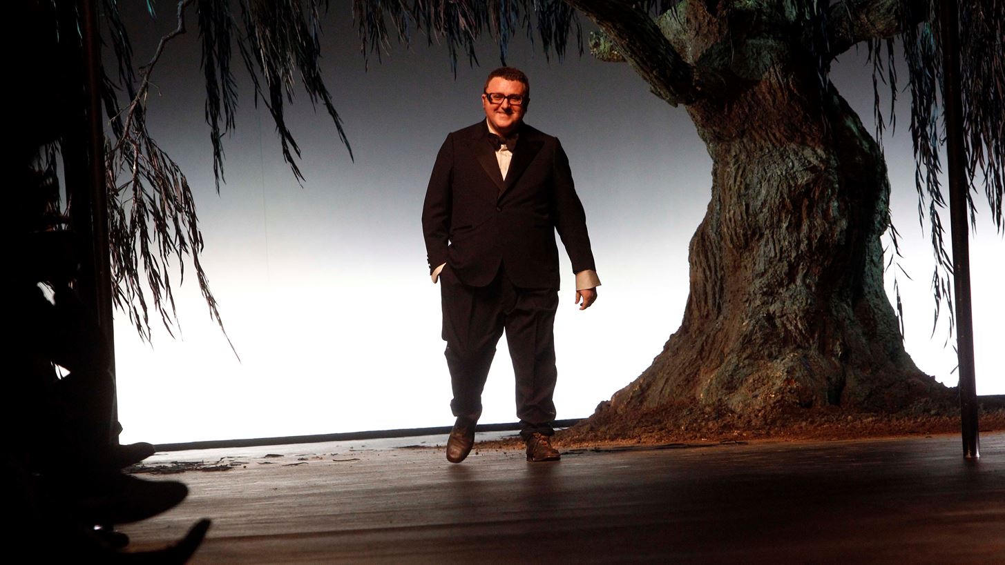 Alber Elbaz | &#x397; &#x3B4;&#x3B7;&#x3BC;&#x3B9;&#x3BF;&#x3C5;&#x3C1;&#x3B3;&#x3B9;&#x3BA;&#x3AE; &#x3C0;&#x3BF;&#x3C1;&#x3B5;&#x3AF;&#x3B1; &#x3C4;&#x3BF;&#x3C5; &#x3BC;&#x3AD;&#x3C3;&#x3B1; &#x3B1;&#x3C0;&#x3CC; &#x3B5;&#x3B9;&#x3BA;&#x3CC;&#x3BD;&#x3B5;&#x3C2;