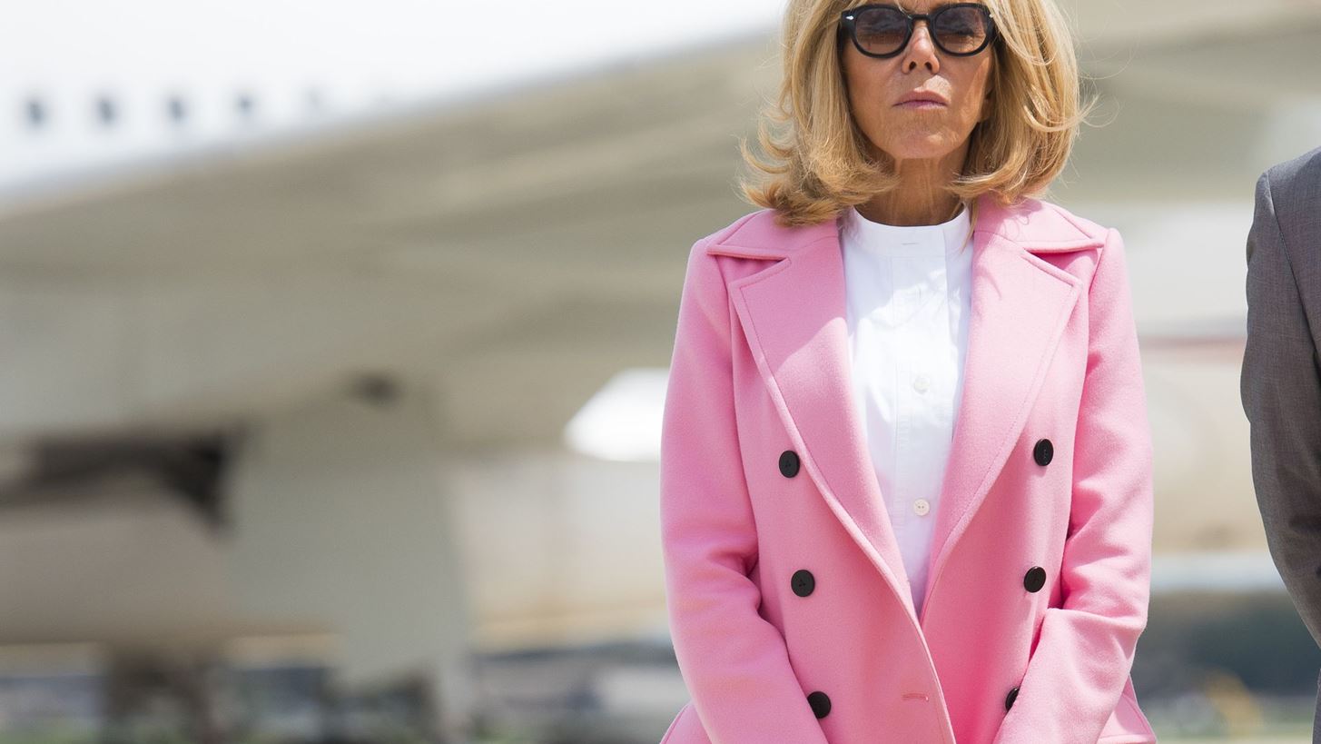Brigitte Macron |&#x39C;&#x3B5; navy outfit &#x3C3;&#x3C4;&#x3BF; front row &#x3C4;&#x3B7;&#x3C2; &#x3B5;&#x3C0;&#x3AF;&#x3B4;&#x3B5;&#x3B9;&#x3BE;&#x3B7;&#x3C2; &#x3BC;&#x3CC;&#x3B4;&#x3B1;&#x3C2; &#x3C4;&#x3BF;&#x3C5; &#x3BF;&#x3AF;&#x3BA;&#x3BF;&#x3C5; Balmain