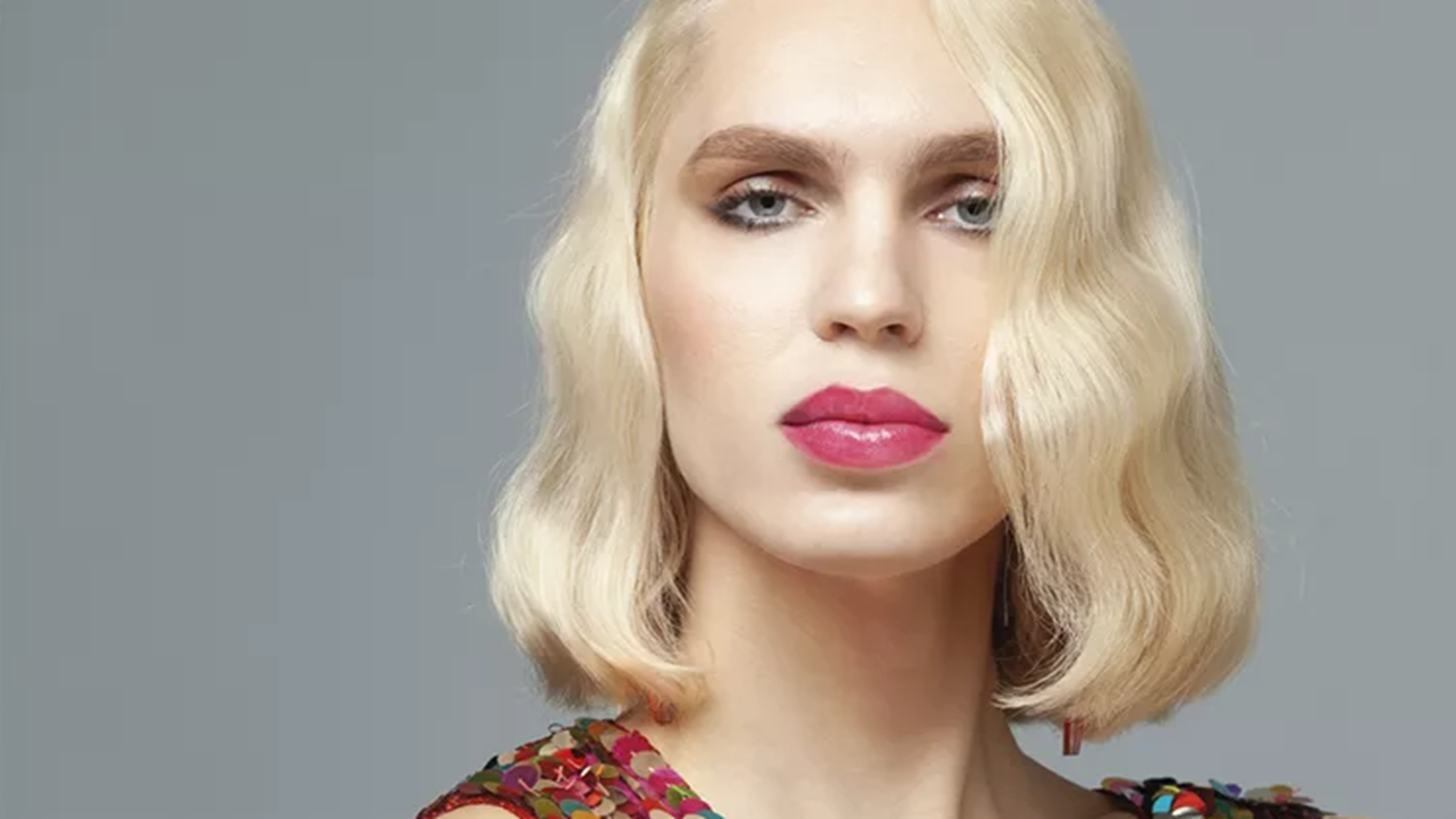 #HairHasNoGender | &#x397; &#x39A;&#x3B1;&#x3AF;&#x3C4;&#x3B7; &#x393;&#x3C1;&#x3B1;&#x3BC;&#x3BC;&#x3AC; &#x3BC;&#x3BF;&#x3B9;&#x3C1;&#x3AC;&#x3B6;&#x3B5;&#x3C4;&#x3B1;&#x3B9; &#x3C4;&#x3B7; &#x3B4;&#x3B9;&#x3BA;&#x3AE; &#x3C4;&#x3B7;&#x3C2; &#x3B9;&#x3C3;&#x3C4;&#x3BF;&#x3C1;&#x3AF;&#x3B1; &#x3C0;&#x3AF;&#x3C3;&#x3C9; &#x3B1;&#x3C0;&#x3CC; &#x3C4;&#x3B1; &#x3BB;&#x3B1;&#x3BC;&#x3C0;&#x3B5;&#x3C1;&#x3AC;, &#x3BE;&#x3B1;&#x3BD;&#x3B8;&#x3AC; &#x3BC;&#x3B1;&#x3BB;&#x3BB;&#x3B9;&#x3AC; &#x3C4;&#x3B7;&#x3C2;