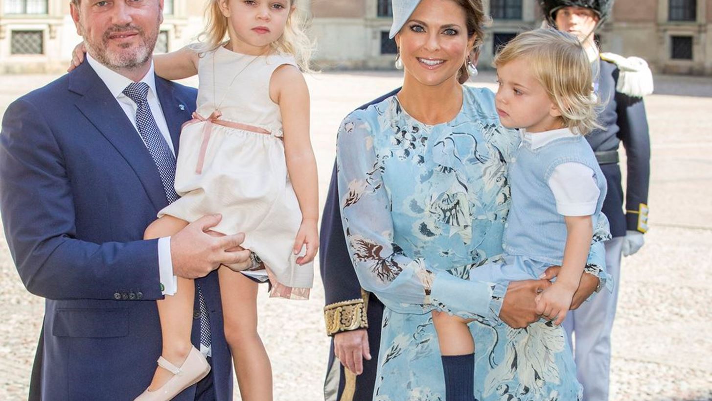 H &#x3C0;&#x3C1;&#x3B9;&#x3B3;&#x3BA;&#x3AF;&#x3C0;&#x3B9;&#x3C3;&#x3C3;&#x3B1; Madeleine &#x3C4;&#x3B7;&#x3C2; &#x3A3;&#x3BF;&#x3C5;&#x3B7;&#x3B4;&#x3AF;&#x3B1;&#x3C2; &#x3B4;&#x3B7;&#x3BC;&#x3BF;&#x3C3;&#x3B9;&#x3B5;&#x3CD;&#x3B5;&#x3B9; &#x3C4;&#x3B7;&#x3BD; &#x3C0;&#x3C1;&#x3CE;&#x3C4;&#x3B7; &#x3C6;&#x3C9;&#x3C4;&#x3BF;&#x3B3;&#x3C1;&#x3B1;&#x3C6;&#x3AF;&#x3B1; &#x3C4;&#x3BF;&#x3C5; &#x3BD;&#x3B5;&#x3BF;&#x3B3;&#x3AD;&#x3BD;&#x3BD;&#x3B7;&#x3C4;&#x3BF;&#x3C5; &#x3C0;&#x3B1;&#x3B9;&#x3B4;&#x3B9;&#x3BF;&#x3CD; &#x3C4;&#x3B7;&#x3C2;