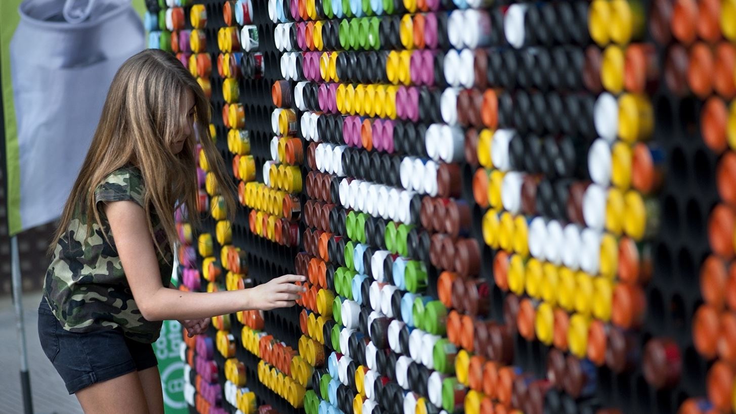 &#x39A;&#x3AC;&#x3B8;&#x3B5; &#x39A;&#x3BF;&#x3C5;&#x3C4;&#x3AF; &#x39C;&#x3B5;&#x3C4;&#x3C1;&#x3AC;&#x3B5;&#x3B9; | &#x3A4;&#x3BF; International Recycling Tour &#x3B5;&#x3C0;&#x3B9;&#x3C3;&#x3C4;&#x3C1;&#x3AD;&#x3C6;&#x3B5;&#x3B9; &#x3B3;&#x3B9;&#x3B1; &#x3C4;&#x3B7;&#x3BD; &#x3A0;&#x3B1;&#x3B3;&#x3BA;&#x3CC;&#x3C3;&#x3BC;&#x3B9;&#x3B1; &#x397;&#x3BC;&#x3AD;&#x3C1;&#x3B1; &#x3A0;&#x3B5;&#x3C1;&#x3B9;&#x3B2;&#x3AC;&#x3BB;&#x3BB;&#x3BF;&#x3BD;&#x3C4;&#x3BF;&#x3C2; 2023