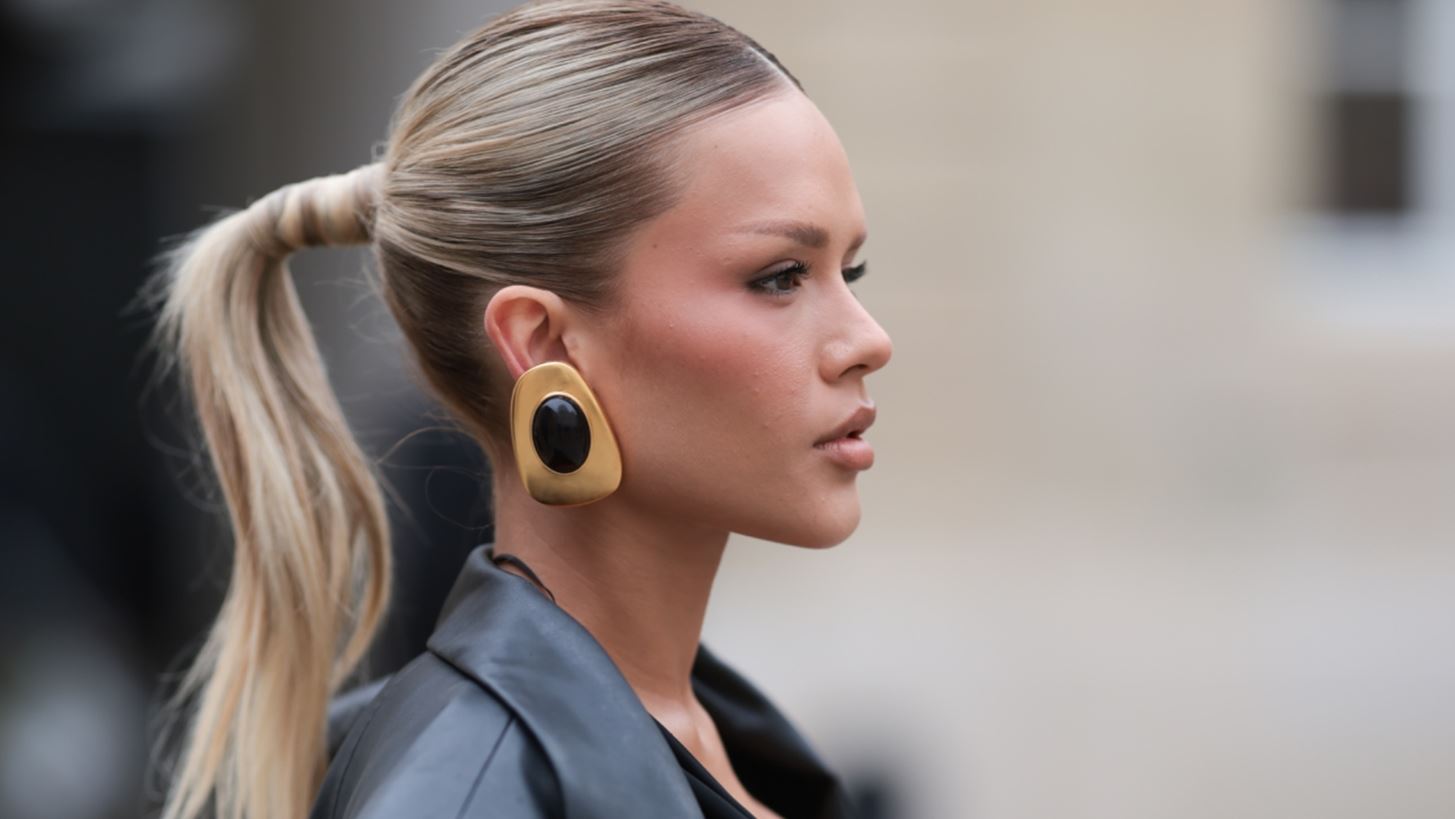 Sillage | Τα "στρατηγικά" σημεία για να φορέσεις σωστά το άρωμά σου στο ρεβεγιόν