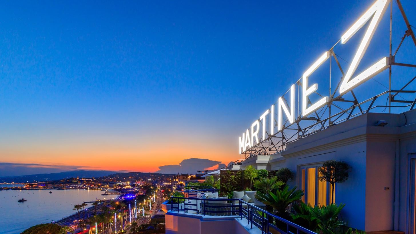 H&#xF4;tel Martinez | To &#x3B8;&#x3C1;&#x3C5;&#x3BB;&#x3B9;&#x3BA;&#x3CC; &#x3BE;&#x3B5;&#x3BD;&#x3BF;&#x3B4;&#x3BF;&#x3C7;&#x3B5;&#x3AF;&#x3BF; &#x3AD;&#x3C6;&#x3C4;&#x3B9;&#x3B1;&#x3BE;&#x3B5; &#x3C3;&#x3BF;&#x3C5;&#x3AF;&#x3C4;&#x3B1; &#x3B1;&#x3C6;&#x3B9;&#x3B5;&#x3C1;&#x3C9;&#x3BC;&#x3AD;&#x3BD;&#x3B7; &#x3C3;&#x3C4;&#x3B7;&#x3BD; Isabelle Huppert