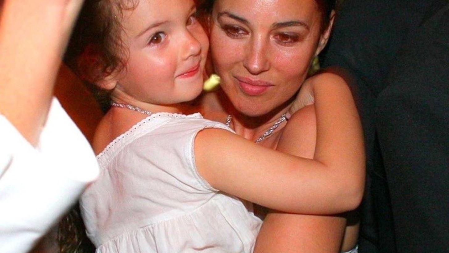 Monica Bellucci | &#x391;&#x3C5;&#x3C4;&#x3AE; &#x3B5;&#x3AF;&#x3BD;&#x3B1;&#x3B9; &#x3B7; 14&#x3C7;&#x3C1;&#x3BF;&#x3BD;&#x3B7; &#x3BA;&#x3B1;&#x3BB;&#x3BB;&#x3BF;&#x3BD;&#x3AE; &#x3BA;&#x3CC;&#x3C1;&#x3B7; &#x3C4;&#x3B7;&#x3C2;