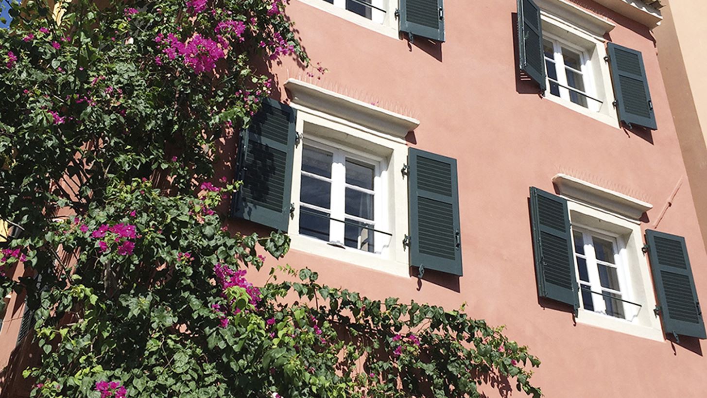 Παράδοση και πολυτέλεια στο Liston Suites