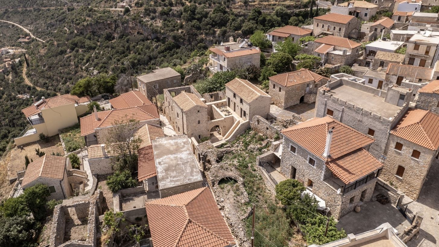 3 Off-the-Beaten-Track &#x3C3;&#x3B7;&#x3BC;&#x3B5;&#x3AF;&#x3B1; &#x3C4;&#x3B7;&#x3C2; &#x39B;&#x3B1;&#x3BA;&#x3C9;&#x3BD;&#x3B9;&#x3BA;&#x3AE;&#x3C2; &#x39C;&#x3AC;&#x3BD;&#x3B7;&#x3C2; &#x3C0;&#x3BF;&#x3C5; &#x3B4;&#x3B5;&#x3BD; &#x3C0;&#x3C1;&#x3AD;&#x3C0;&#x3B5;&#x3B9; &#x3BD;&#x3B1; &#x3C7;&#x3AC;&#x3C3;&#x3B5;&#x3B9;&#x3C2;