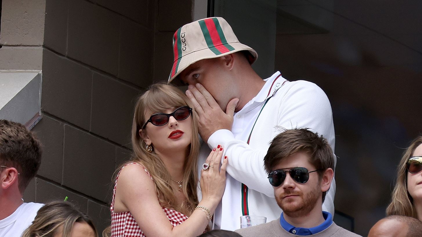 To strawberry red &#x3BC;&#x3B1;&#x3BD;&#x3B9;&#x3BA;&#x3B9;&#x3BF;&#x3CD;&#x3C1; &#x3C4;&#x3B7;&#x3C2; Taylor Swift &#x3C3;&#x3C4;&#x3BF; U.S. Open