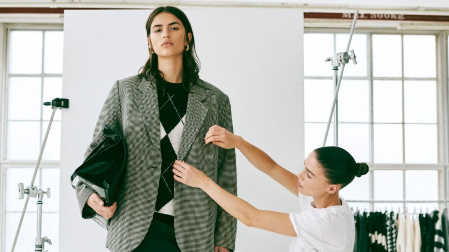 &#x3A4;&#x3B1; items &#x3B1;&#x3C0;&#x3CC; &#x3C4;&#x3B7; &#x3BD;&#x3AD;&#x3B1; &#x3C3;&#x3C5;&#x3BB;&#x3BB;&#x3BF;&#x3B3;&#x3AE; &#x3C4;&#x3B7;&#x3C2; H&amp;M &#x3C0;&#x3BF;&#x3C5; &#x3B8;&#x3B1; &#x3C6;&#x3AD;&#x3C1;&#x3BF;&#x3C5;&#x3BD; &quot;&#x3BC;&#x3AF;&#x3B1; &#x3BD;&#x3CC;&#x3C4;&#x3B1; &#x3B1;&#x3BB;&#x3BB;&#x3B1;&#x3B3;&#x3AE;&#x3C2;&quot; &#x3C3;&#x3C4;&#x3BF; &#x3C3;&#x3C4;&#x3B9;&#x3BB; &#x3C3;&#x3BF;&#x3C5; &#x3C3;&#x3CD;&#x3BC;&#x3C6;&#x3C9;&#x3BD;&#x3B1; &#x3BC;&#x3B5; &#x3C4;&#x3B7; &#x3C3;&#x3C4;&#x3B9;&#x3BB;&#x3AF;&#x3C3;&#x3C4;&#x3C1;&#x3B9;&#x3B1; Sophia Roe