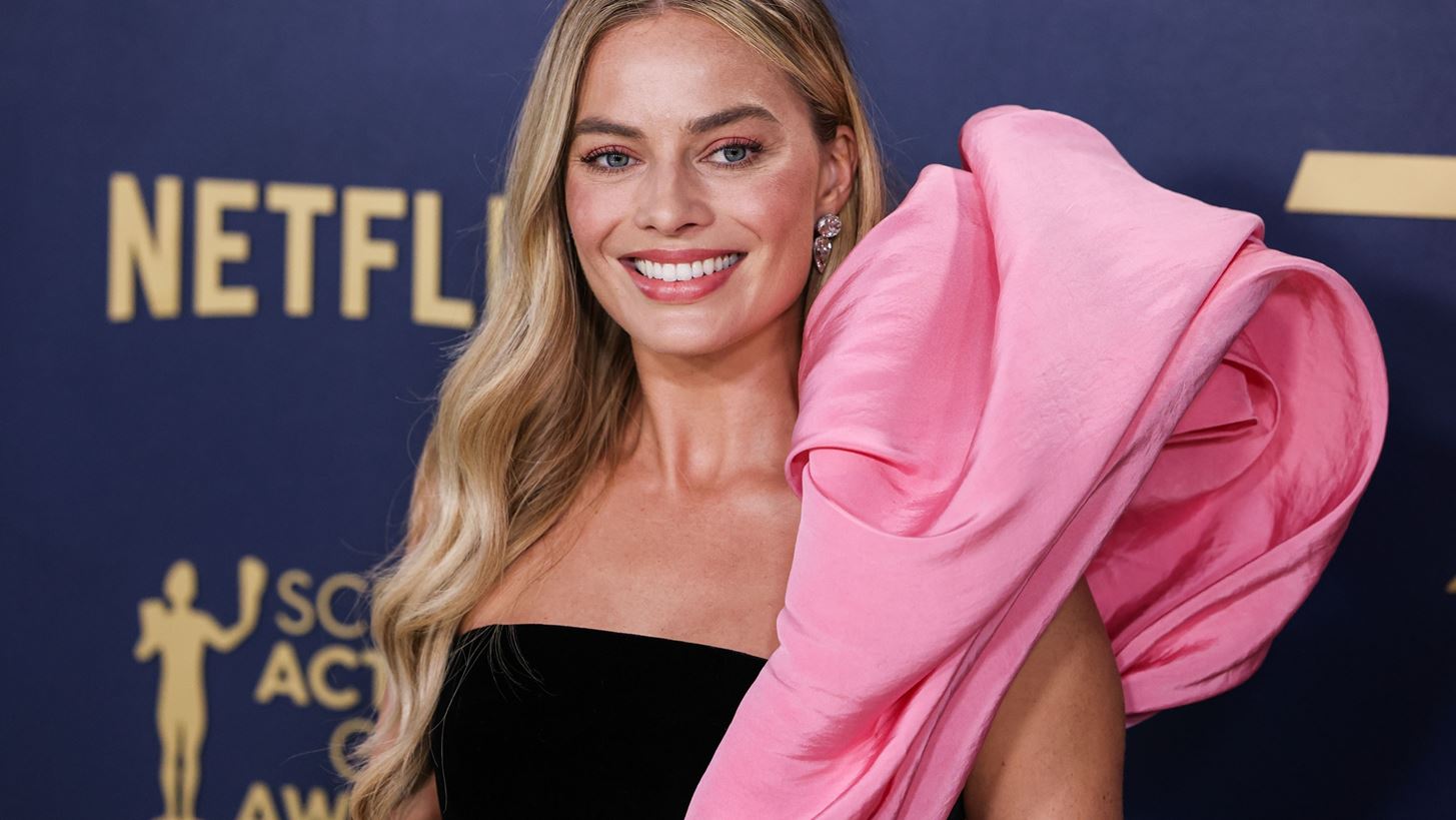 Jelly nails | &#x397; Margot Robbie &#x3BC;&#x3B5; &#x3C4;&#x3BF; &#x3B1;&#x3BD;&#x3BF;&#x3B9;&#x3BE;&#x3B9;&#x3AC;&#x3C4;&#x3B9;&#x3BA;&#x3BF; &#x3BC;&#x3B1;&#x3BD;&#x3B9;&#x3BA;&#x3B9;&#x3BF;&#x3CD;&#x3C1; &#x3C0;&#x3BF;&#x3C5; &#x3C4;&#x3B1;&#x3B9;&#x3C1;&#x3B9;&#x3AC;&#x3B6;&#x3B5;&#x3B9; &#x3B1;&#x3C0;&#x3CC;&#x3BB;&#x3C5;&#x3C4;&#x3B1; &#x3C3;&#x3C4;&#x3B1; &#x3BA;&#x3BF;&#x3BD;&#x3C4;&#x3AC; &#x3BD;&#x3CD;&#x3C7;&#x3B9;&#x3B1;
