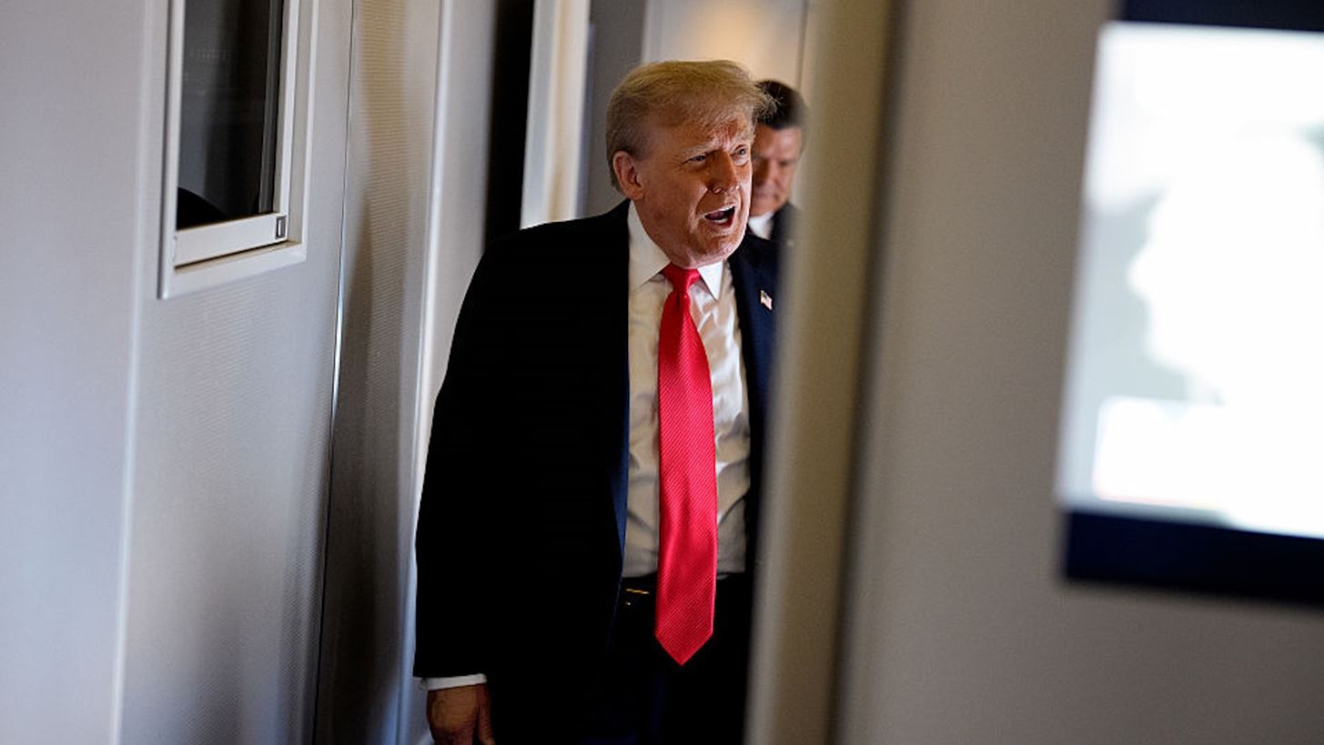&#x39F; Donald Trump &#x3B1;&#x3C0;&#x3B5;&#x3B9;&#x3BB;&#x3B5;&#x3AF; &#x3BD;&#x3B1; &#x3BC;&#x3B7;&#x3BD;&#x3CD;&#x3C3;&#x3B5;&#x3B9; &#x3C4;&#x3BF; ABC &#x3B5;&#x3C0;&#x3B5;&#x3B9;&#x3B4;&#x3AE; &#x3C0;&#x3C1;&#x3BF;&#x3B2;&#x3AC;&#x3BB;&#x3BB;&#x3B5;&#x3B9; &#x3BE;&#x3B1;&#x3BD;&#x3AC; &#x3C4;&#x3BF; &quot;Jimmy Kimmel Live&quot;