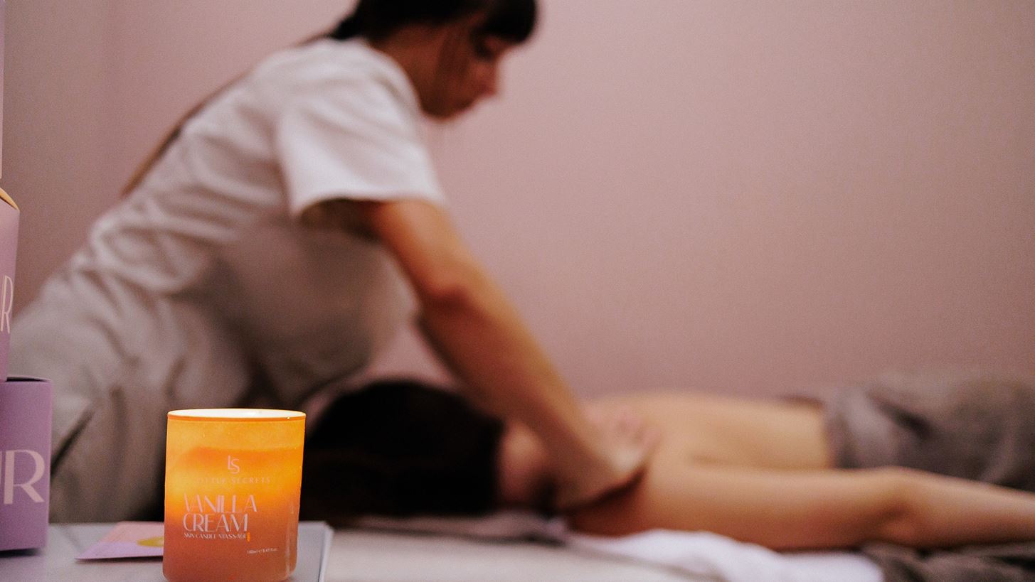 Candle Massage | Το τελετουργικό χαλάρωσης που θα σε απαλλάξει από το στρες