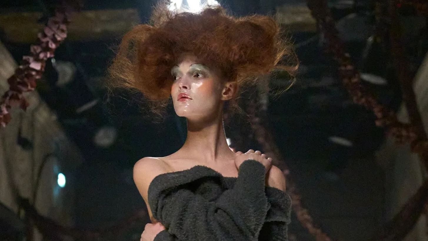 &quot;Porcelain skin&quot; | To makeup look &#x3C0;&#x3BF;&#x3C5; &#x3B8;&#x3B1; &#x3BC;&#x3B5;&#x3AF;&#x3BD;&#x3B5;&#x3B9; &#x3C3;&#x3C4;&#x3B7;&#x3BD; &#x3B9;&#x3C3;&#x3C4;&#x3BF;&#x3C1;&#x3AF;&#x3B1; &#x3C4;&#x3B7;&#x3C2; Paris Haute Couture week