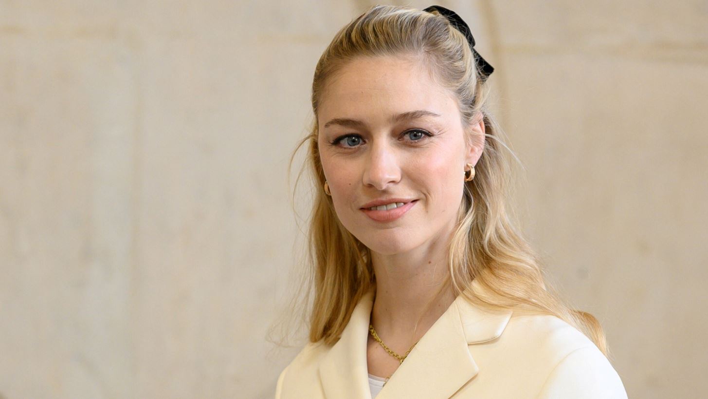 Beatrice Borromeo | &#x397; &#x3B5;&#x3BD;&#x3C4;&#x3C5;&#x3C0;&#x3C9;&#x3C3;&#x3B9;&#x3B1;&#x3BA;&#x3AE; &#x3B5;&#x3BC;&#x3C6;&#x3AC;&#x3BD;&#x3B9;&#x3C3;&#x3B7; &#x3C4;&#x3B7;&#x3C2; &#x3BC;&#x3B5; Dior Haute Couture