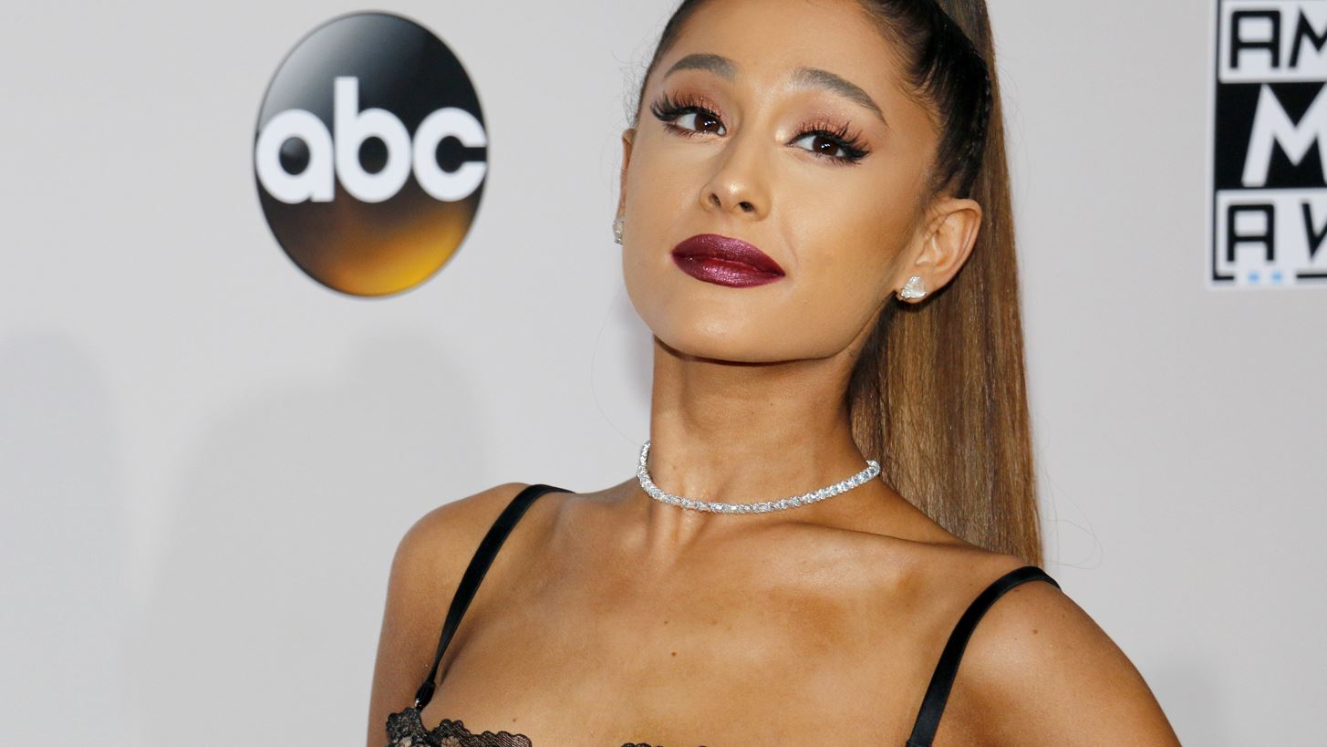 &#x397; Ariana Grande &#x3B4;&#x3AF;&#x3BD;&#x3B5;&#x3B9; 1 &#x3B5;&#x3BA;&#x3B1;&#x3C4;&#x3BF;&#x3BC;&#x3BC;&#x3CD;&#x3C1;&#x3B9;&#x3BF; &#x3B4;&#x3BF;&#x3BB;&#x3AC;&#x3C1;&#x3B9;&#x3B1; &#x3C3;&#x3C4;&#x3BF;&#x3C5;&#x3C2; fans &#x3C4;&#x3B7;&#x3C2; &#x3B3;&#x3B9;&#x3B1; &#x3C8;&#x3C5;&#x3C7;&#x3BF;&#x3B8;&#x3B5;&#x3C1;&#x3B1;&#x3C0;&#x3B5;&#x3AF;&#x3B1;