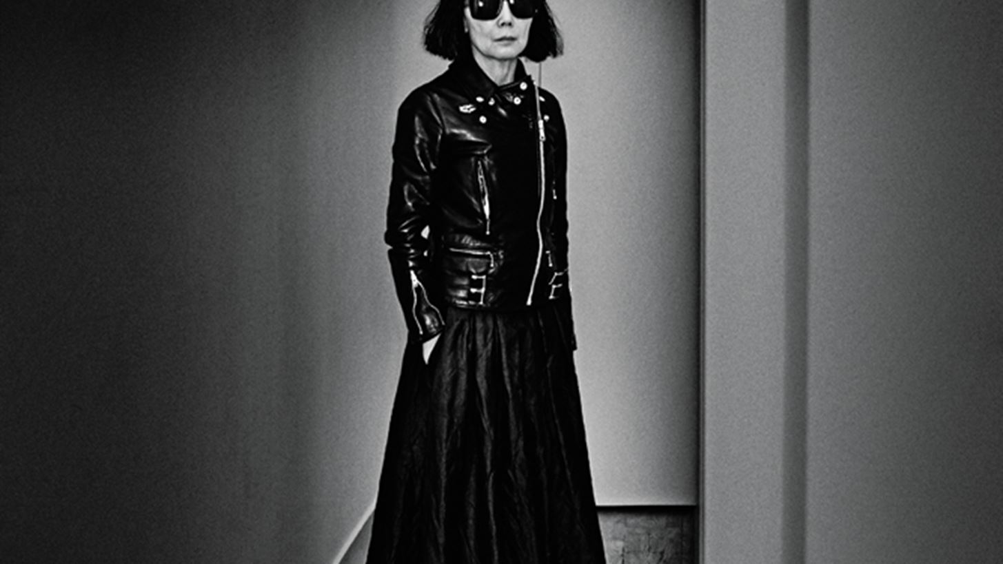 Rei Kawakubo: &#x397; &#x3BC;&#x3B5;&#x3B3;&#x3AC;&#x3BB;&#x3B7; &#x3C0;&#x3C1;&#x3C9;&#x3C4;&#x3B1;&#x3B3;&#x3C9;&#x3BD;&#x3AF;&#x3C3;&#x3C4;&#x3C1;&#x3B9;&#x3B1; &#x3C4;&#x3BF;&#x3C5; &#x3B1;&#x3C0;&#x3BF;&#x3C8;&#x3B9;&#x3BD;&#x3BF;&#x3CD; Met Gala