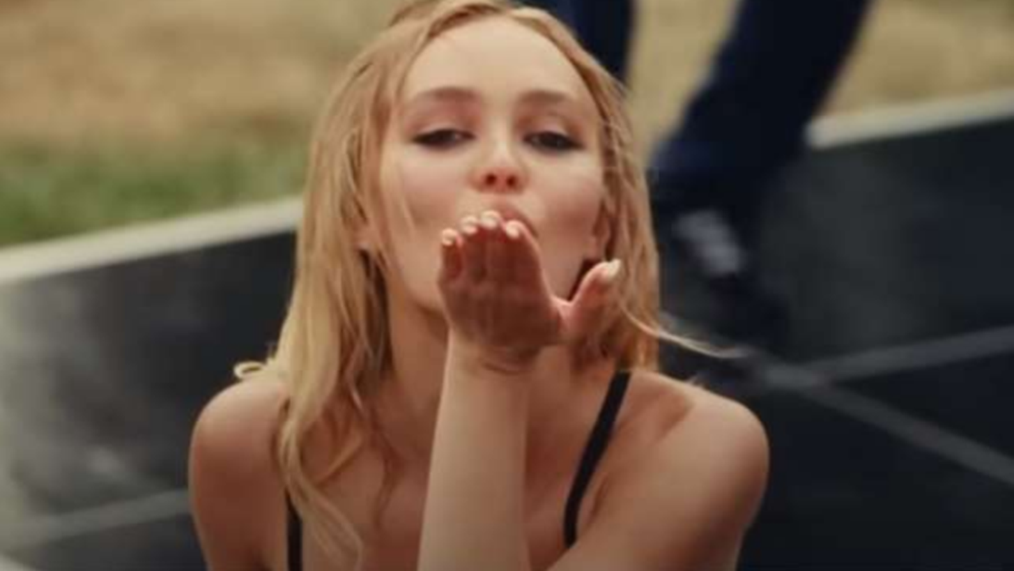 The Idol | &#x3A4;&#x3BF; &#x3C4;&#x3C1;&#x3AD;&#x3B9;&#x3BB;&#x3B5;&#x3C1; &#x3C4;&#x3B7;&#x3C2; &#x3C3;&#x3B5;&#x3B9;&#x3C1;&#x3AC;&#x3C2; &#x3BC;&#x3B5; &#x3C4;&#x3BF;&#x3C5;&#x3C2; The Weeknd &#x3BA;&#x3B1;&#x3B9; Lily Rose Depp