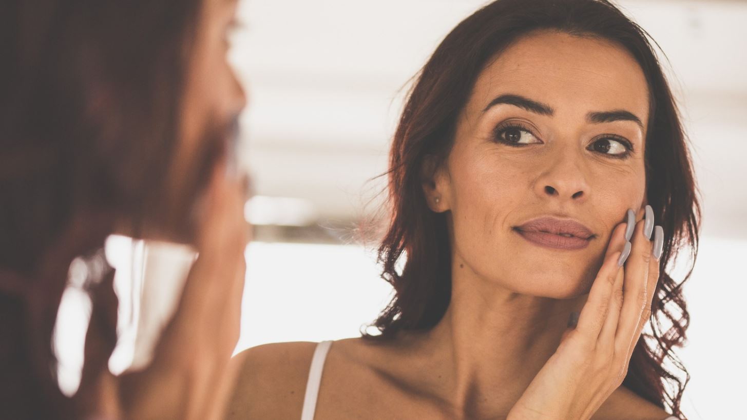 H σωστή περιποίηση προσώπου στα 40